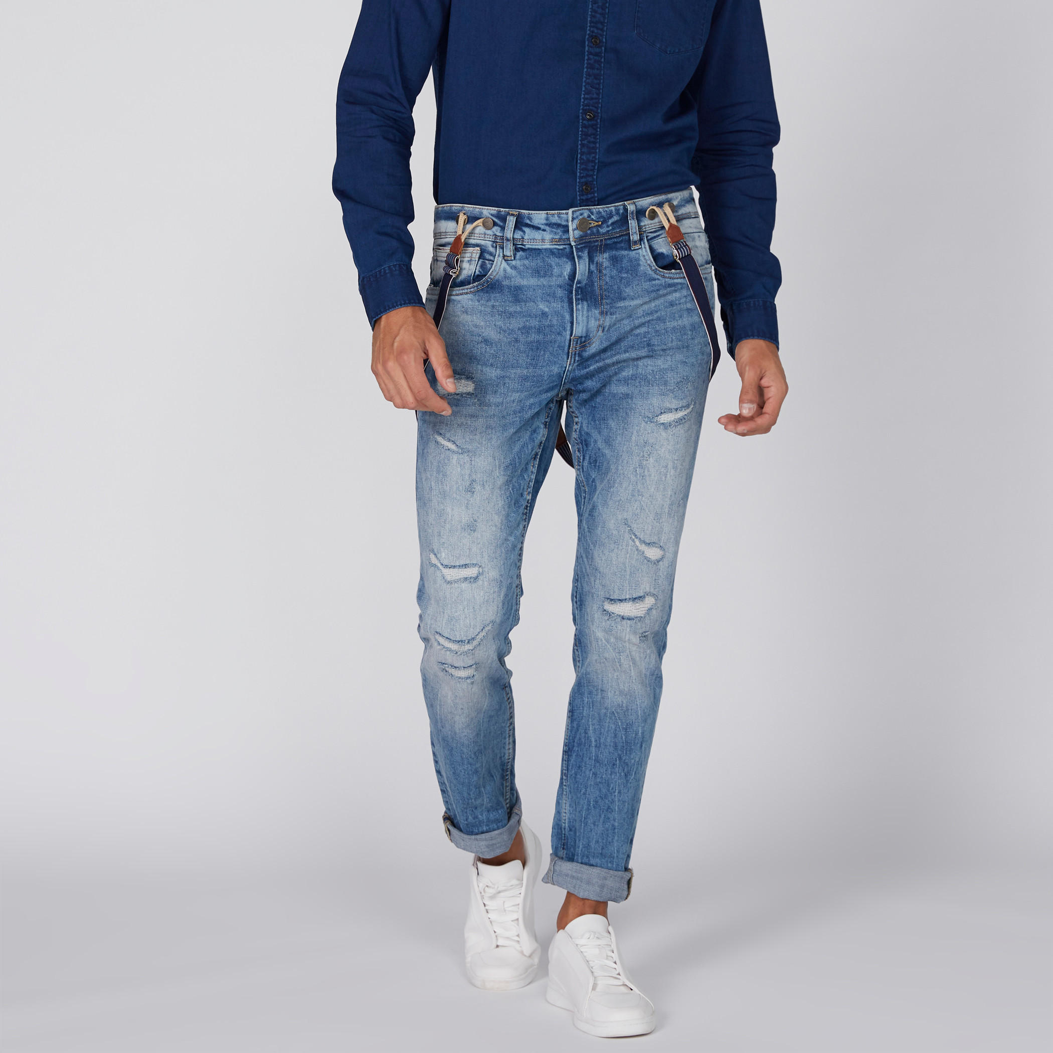 بنطال جينز طويل بتصميم ممزّق وزر إغلاق وحمالات-men-clothing-bottoms-jeans-image-2