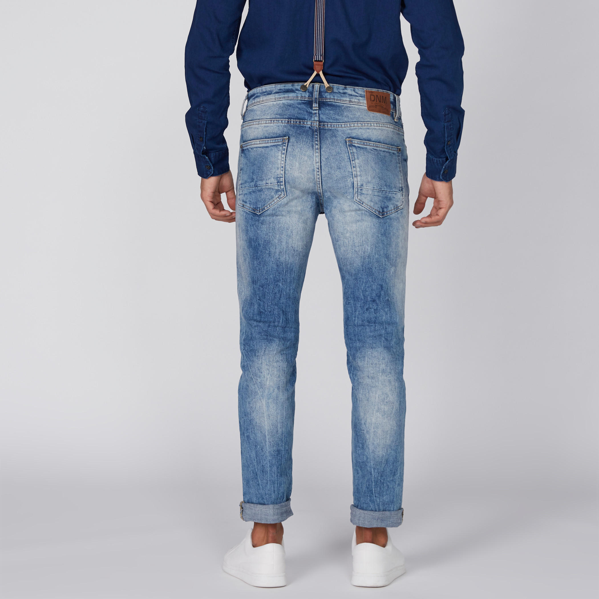 بنطال جينز طويل بتصميم ممزّق وزر إغلاق وحمالات-men-clothing-bottoms-jeans-image-5
