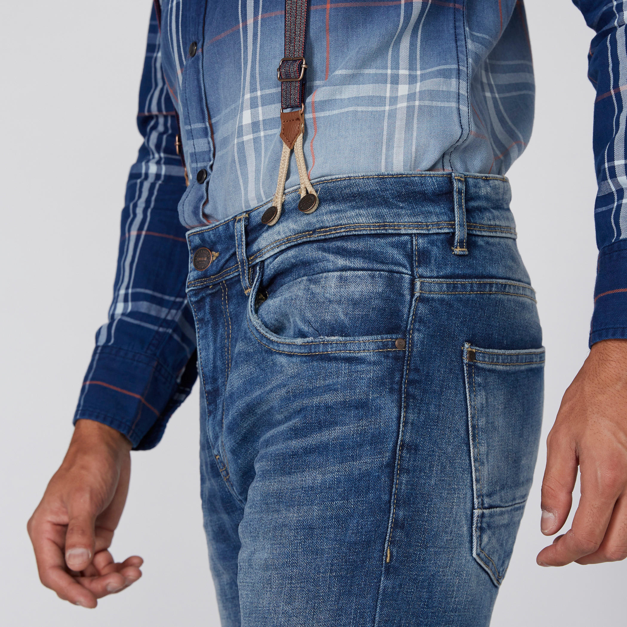 بنطال جينز طويل بتصميم ممزق وزر إغلاق وجيوب-men-clothing-bottoms-jeans-image-3