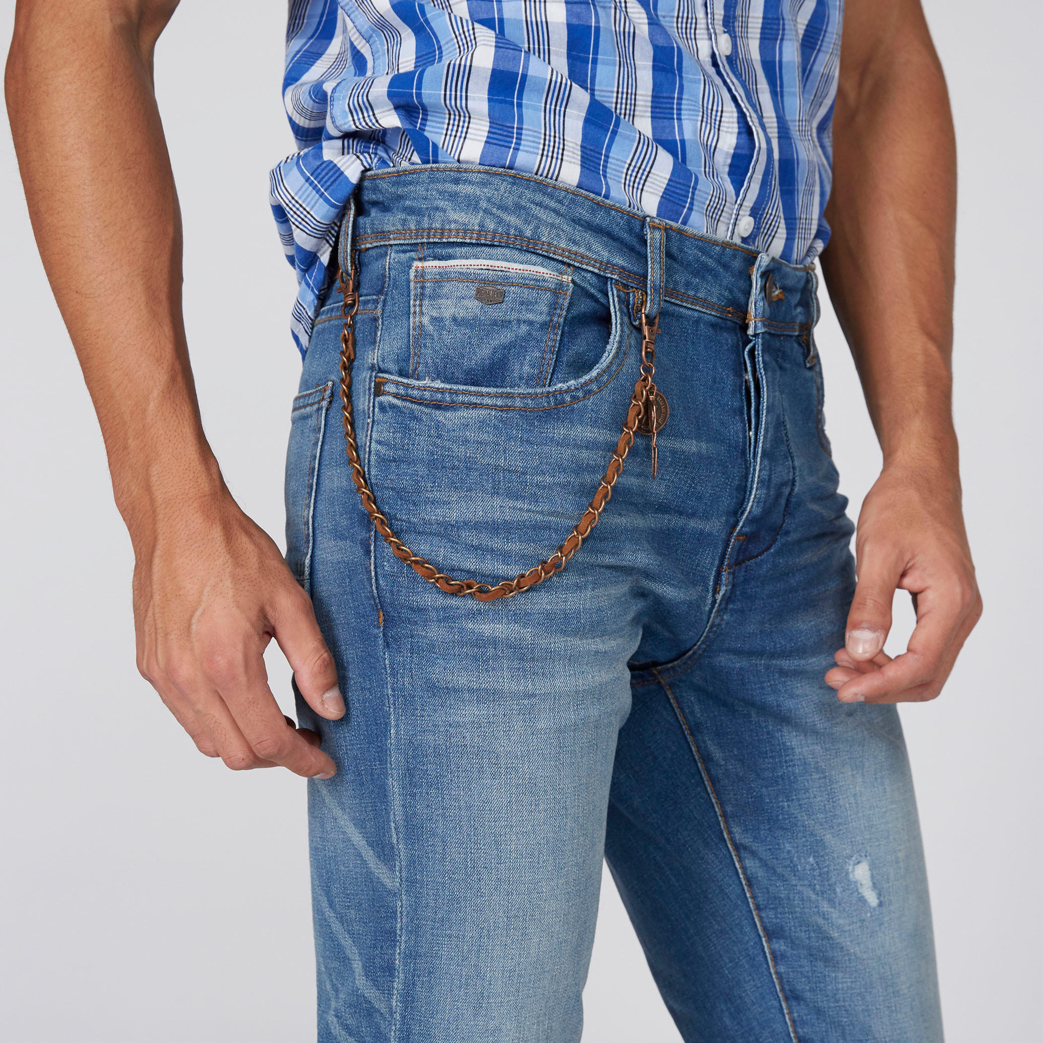 بنطال جينز طويل بتصميم ممزق وزر إغلاق وجيوب-men-clothing-bottoms-jeans-image-2