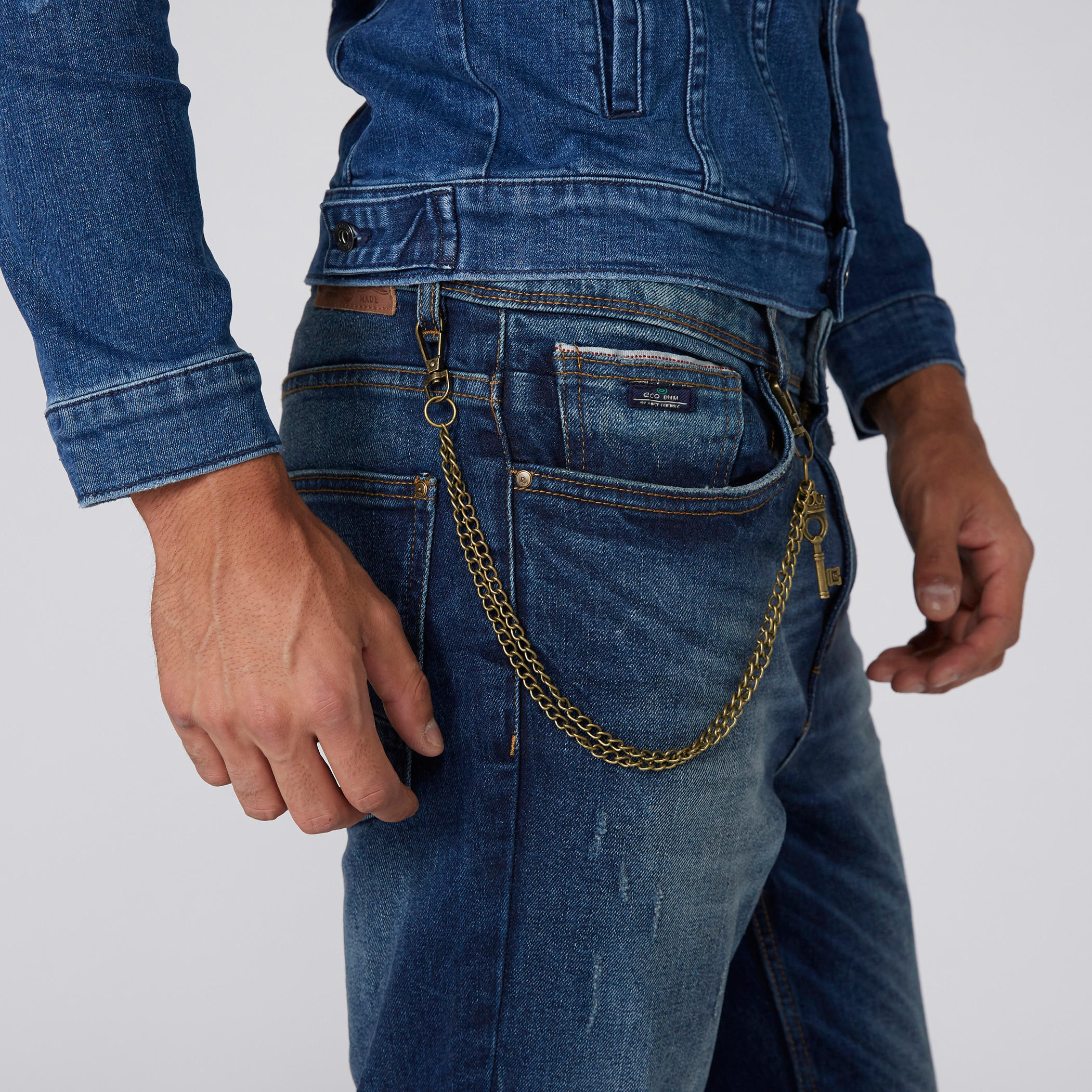 بنطال من الدينم طويل بزر إغلاق-men-clothing-bottoms-jeans-image-3
