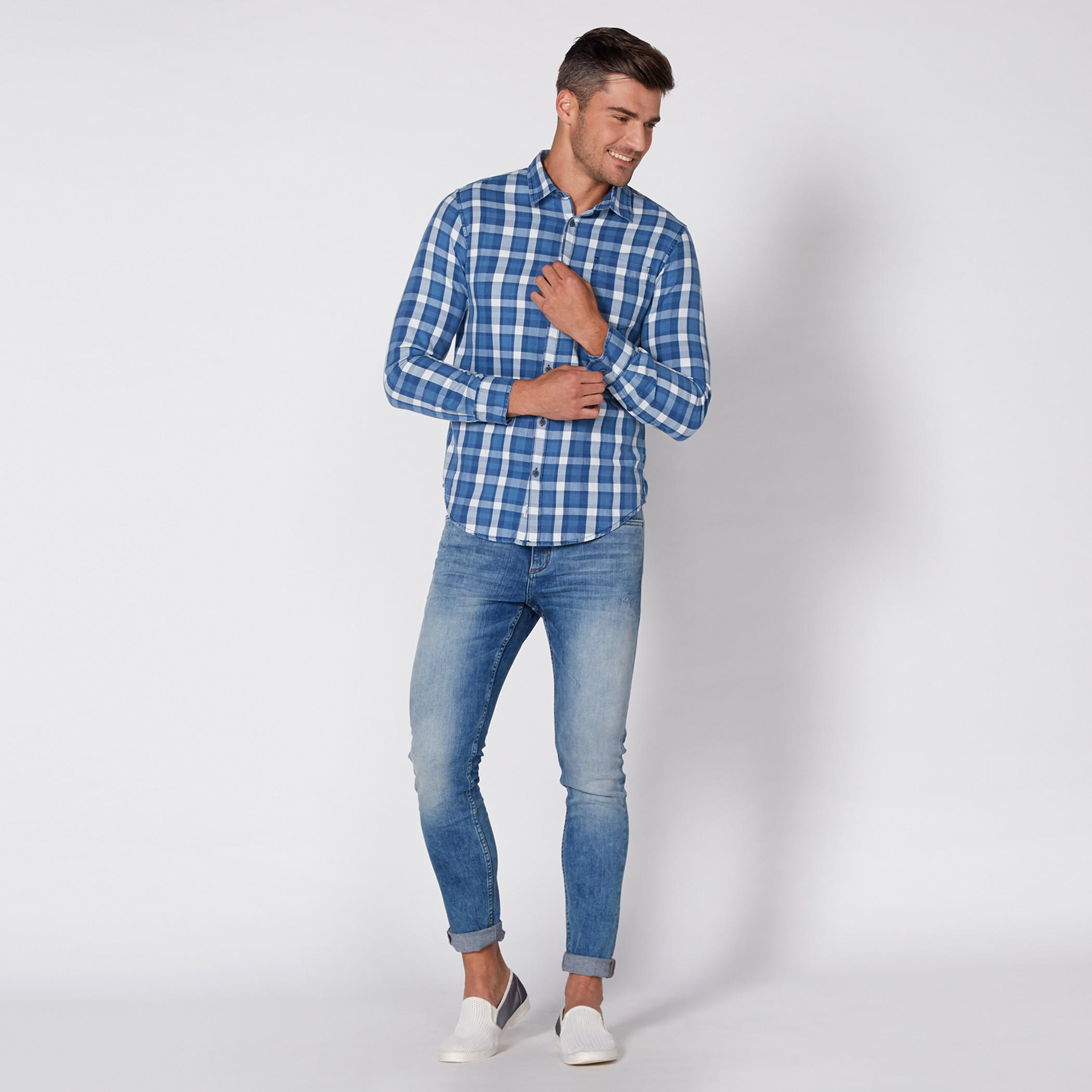 قميص كاروهات بأكمام طويلة وأزرار-men-clothing-shirts-image-2
