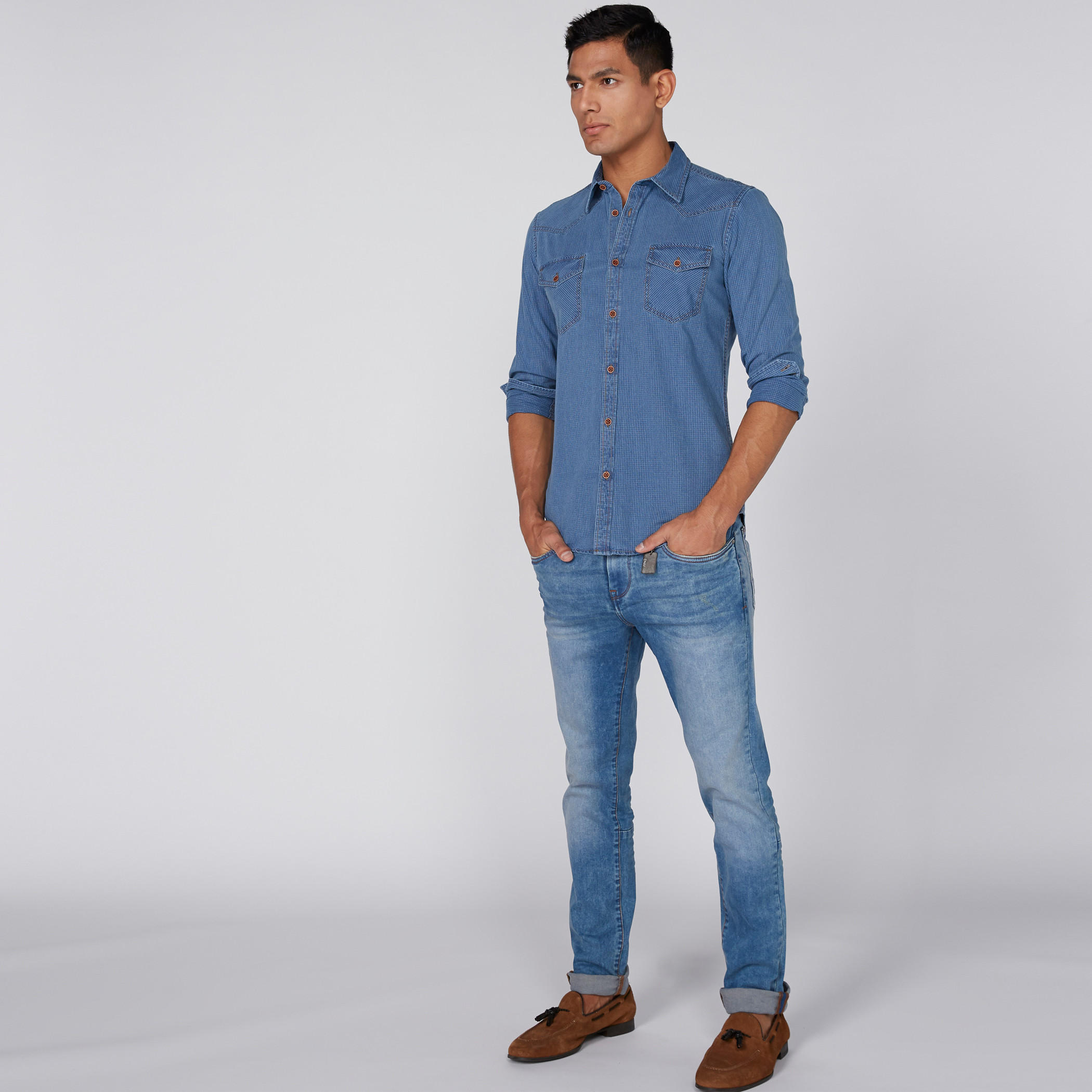 بنطال جينز طويل بتصميم باهت وجيوب-men-clothing-bottoms-jeans-image-2