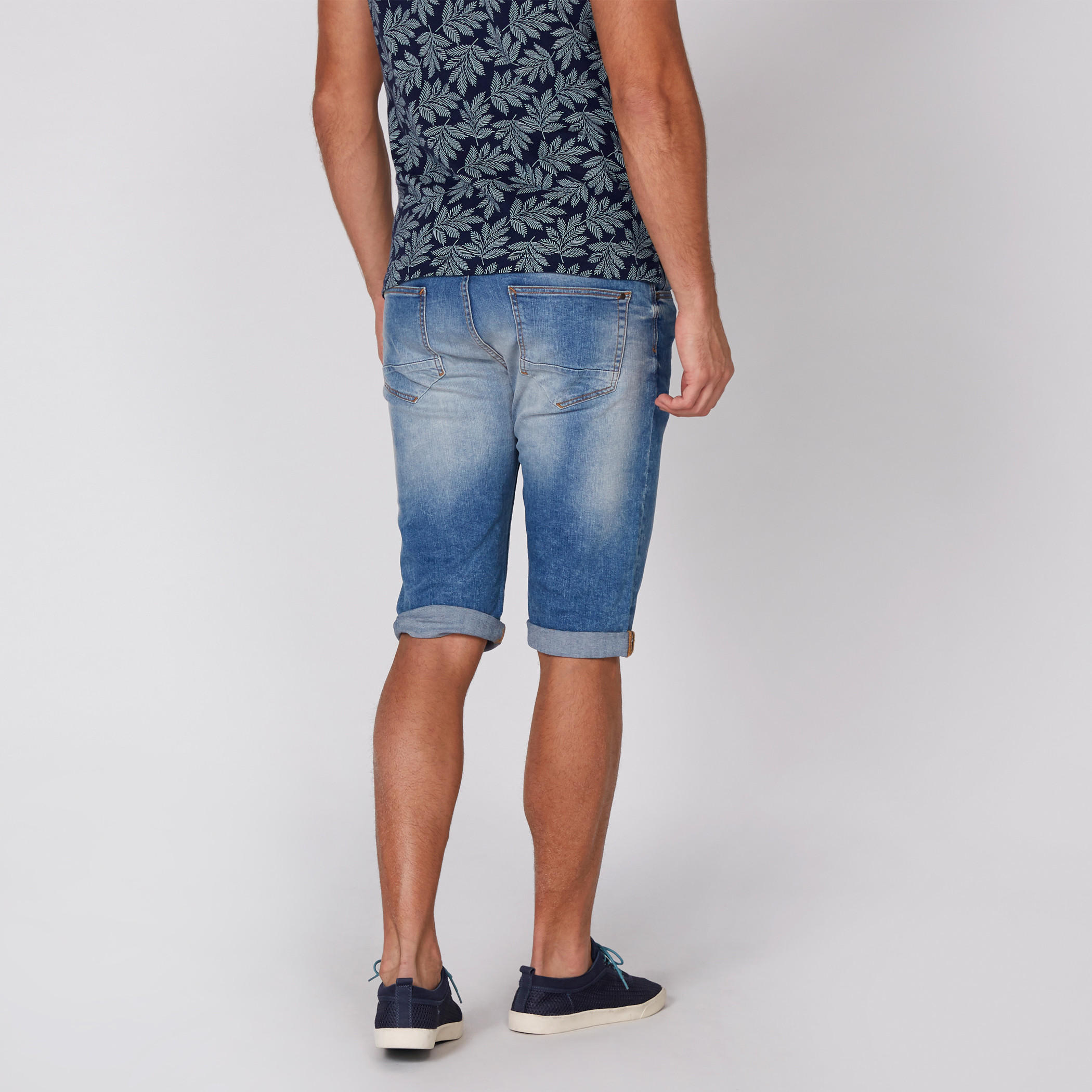 شورت دينم بخصر مطّاطي وجيوب-men-clothing-bottoms-shorts-image-5