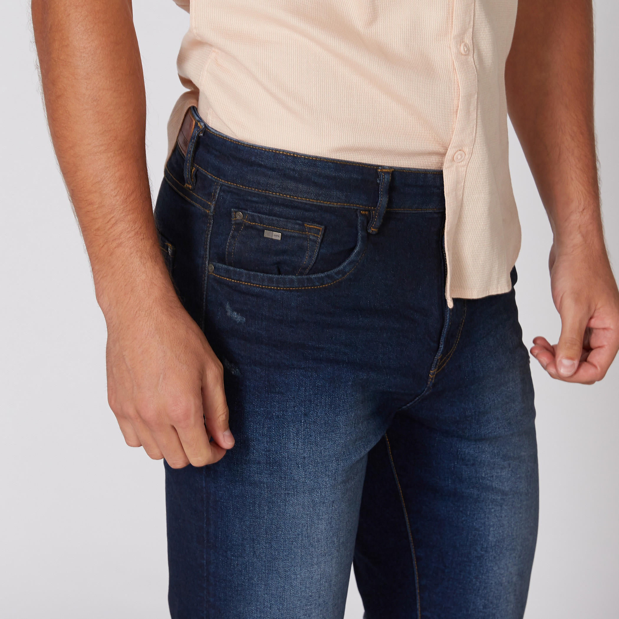 شورت من الدينم بزر إغلاق وجيوب-men-clothing-bottoms-shorts-image-3