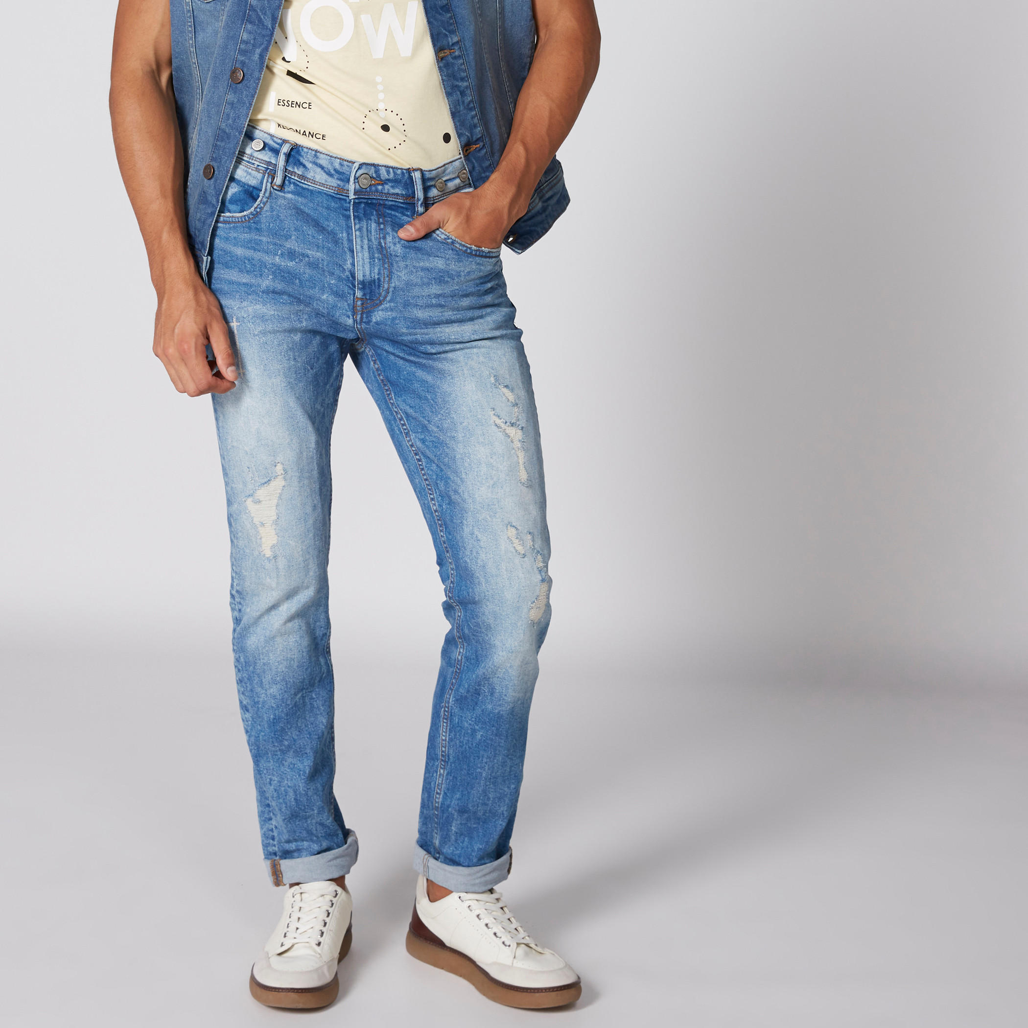 بنطال جينز طويل بتصميم ممزق وزر إغلاق وجيوب-men-clothing-bottoms-jeans-image-4