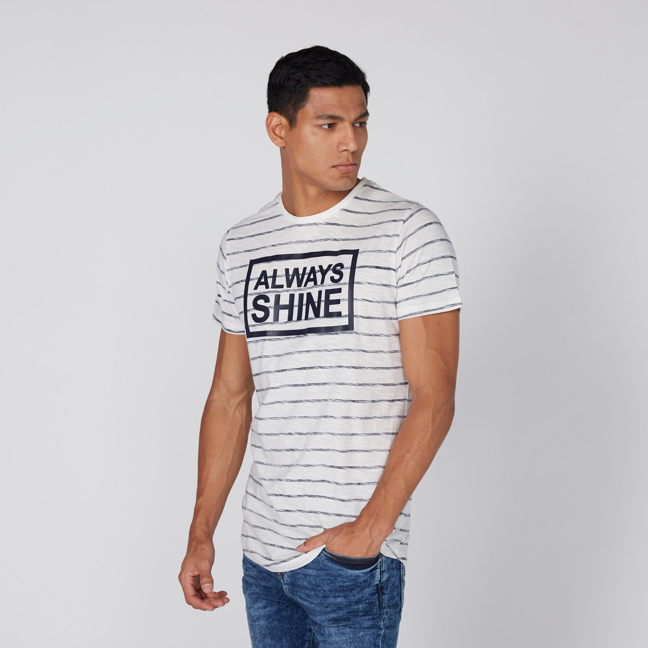 تيشيرت بياقة مستديرة وأكمام قصيرة وطبعات-men-clothing-tshirtsandpolos-tshirts-image-1
