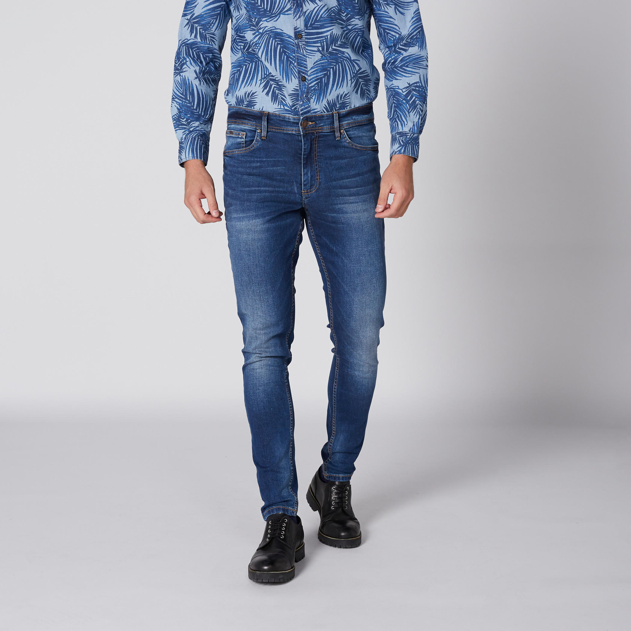 بنطال جينز طويل بزر إغلاق وجيوب-men-clothing-bottoms-jeans-image-1