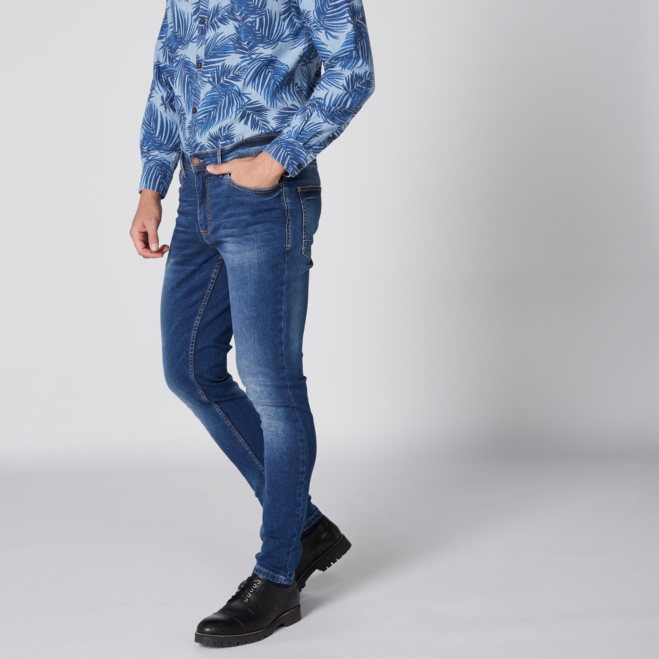 بنطال جينز طويل بزر إغلاق وجيوب-men-clothing-bottoms-jeans-image-4