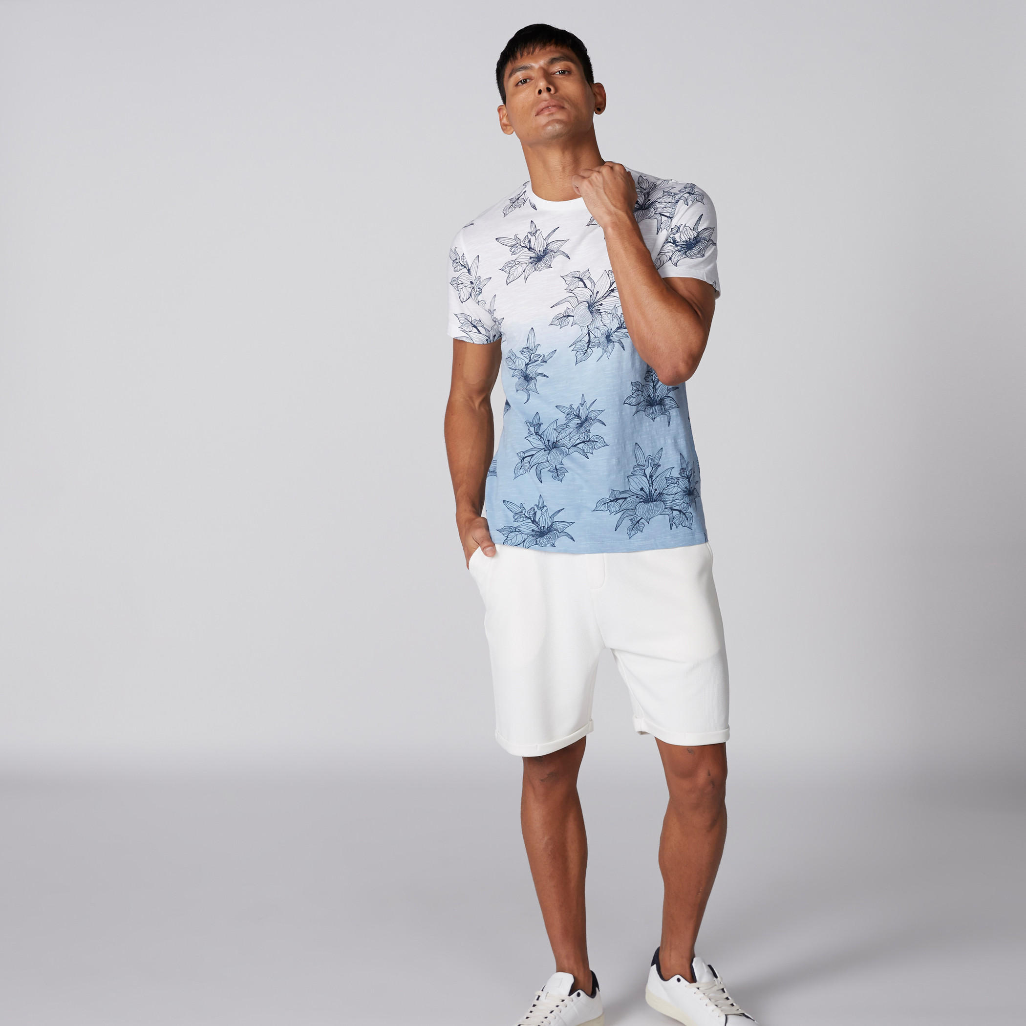 تيشيرت بأكمام قصيرة وطبعات-men-clothing-tshirtsandpolos-tshirts-image-1
