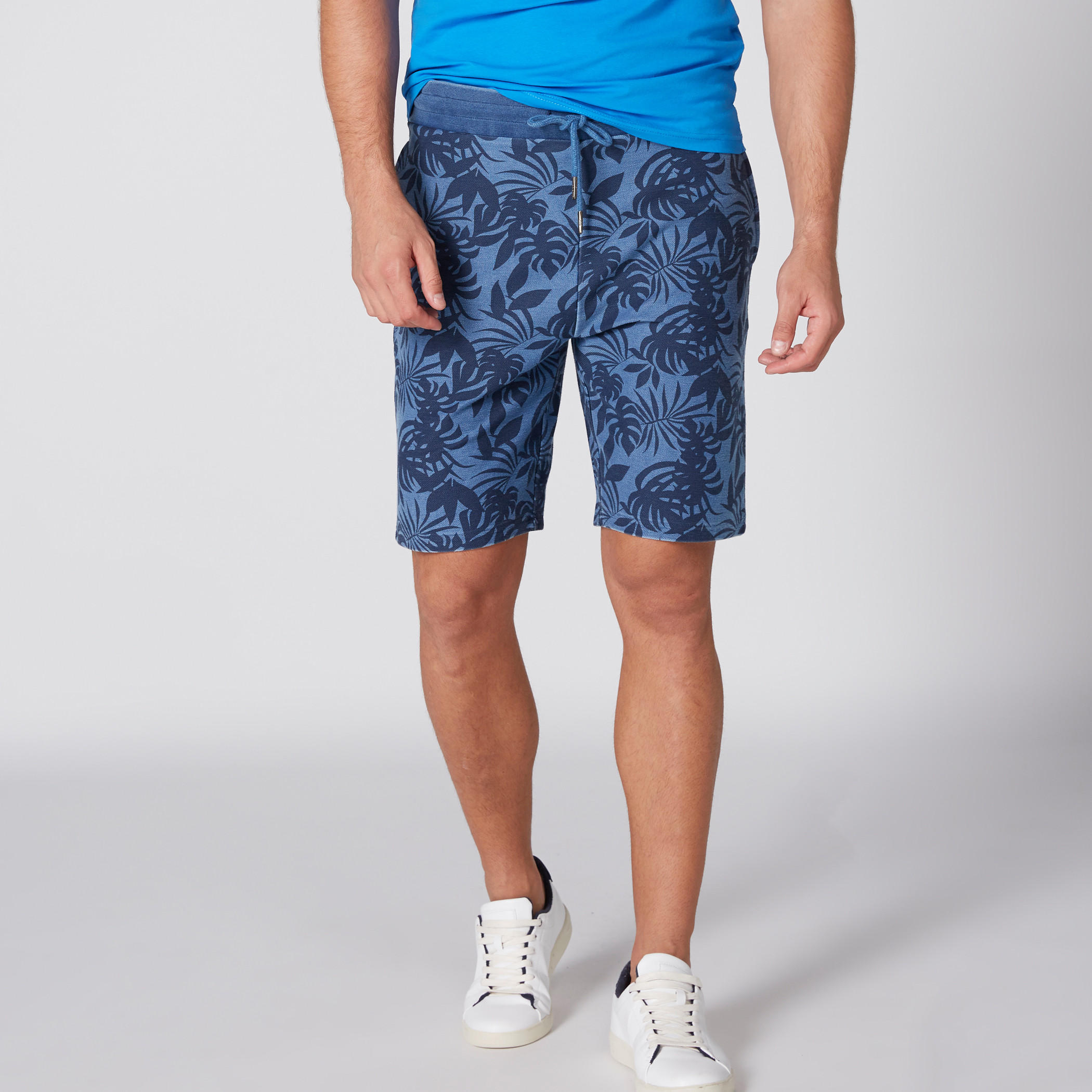 شورت بخصر مطّاطي وجيوب وطبعات-men-clothing-bottoms-shorts-image-2