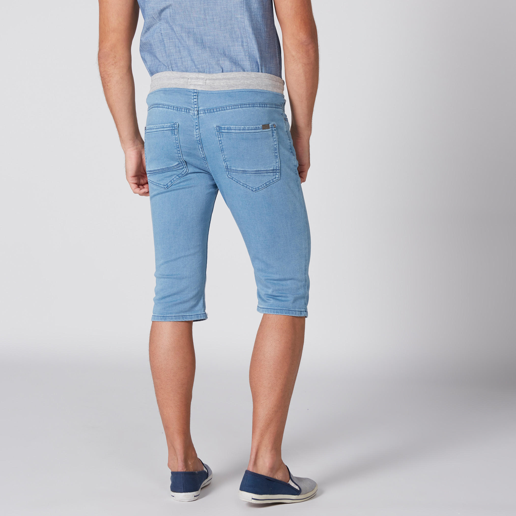 شورت من الدينم بخصر مطّاطي وجيوب ورباط-men-clothing-bottoms-shorts-image-5