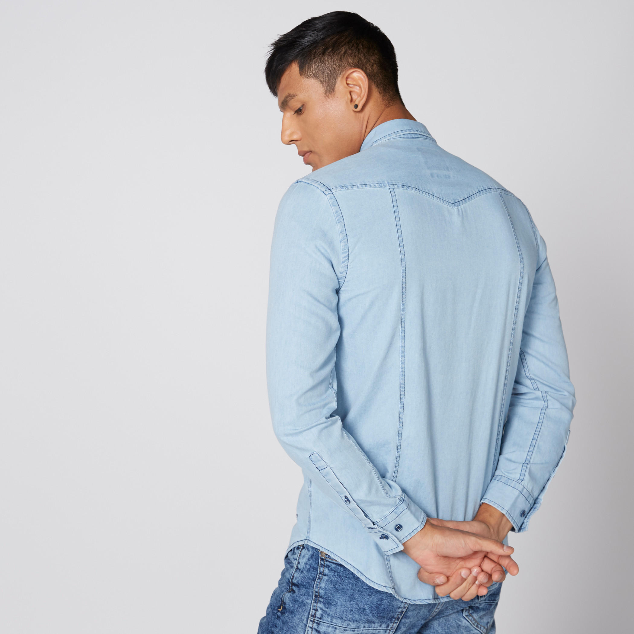 قميص من الدينم بأكمام طويلة وأزرار-men-clothing-shirts-image-2