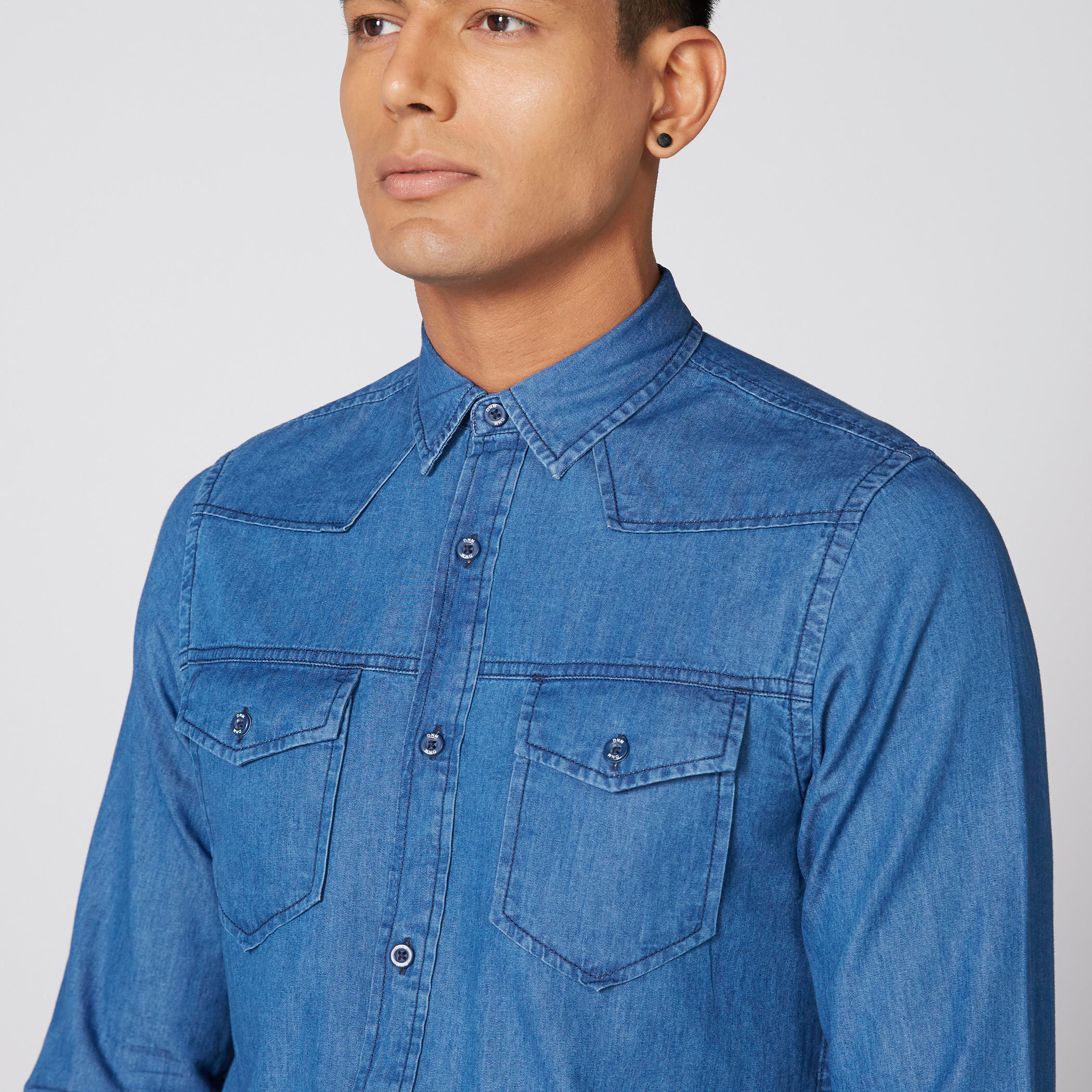 قميص دينم بأكمام طويلة وأزرار-men-clothing-shirts-image-3