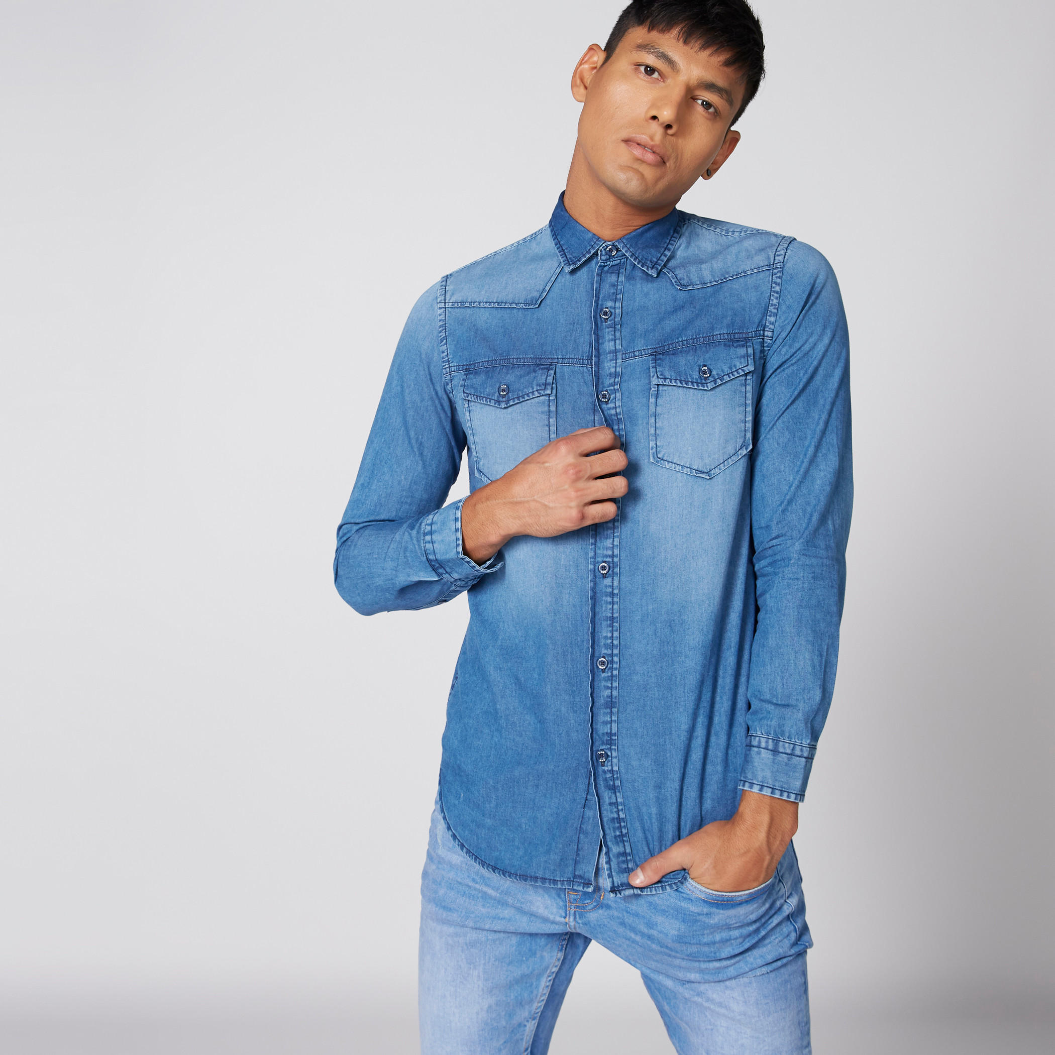 قميص دينم بأكمام طويلة وأزرار-men-clothing-shirts-image-3