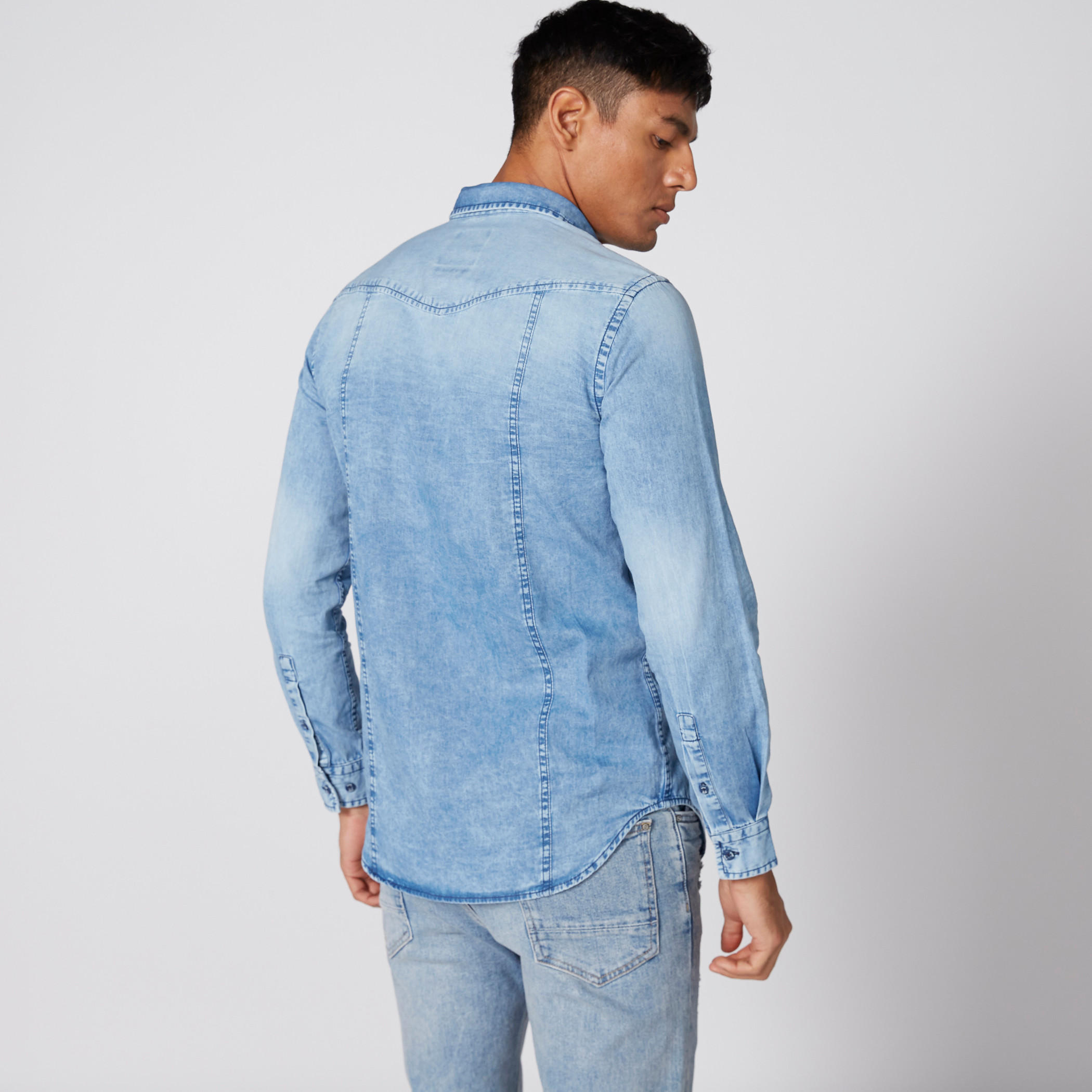 قميص دينم بأكمام طويلة وأزرار-men-clothing-shirts-image-2
