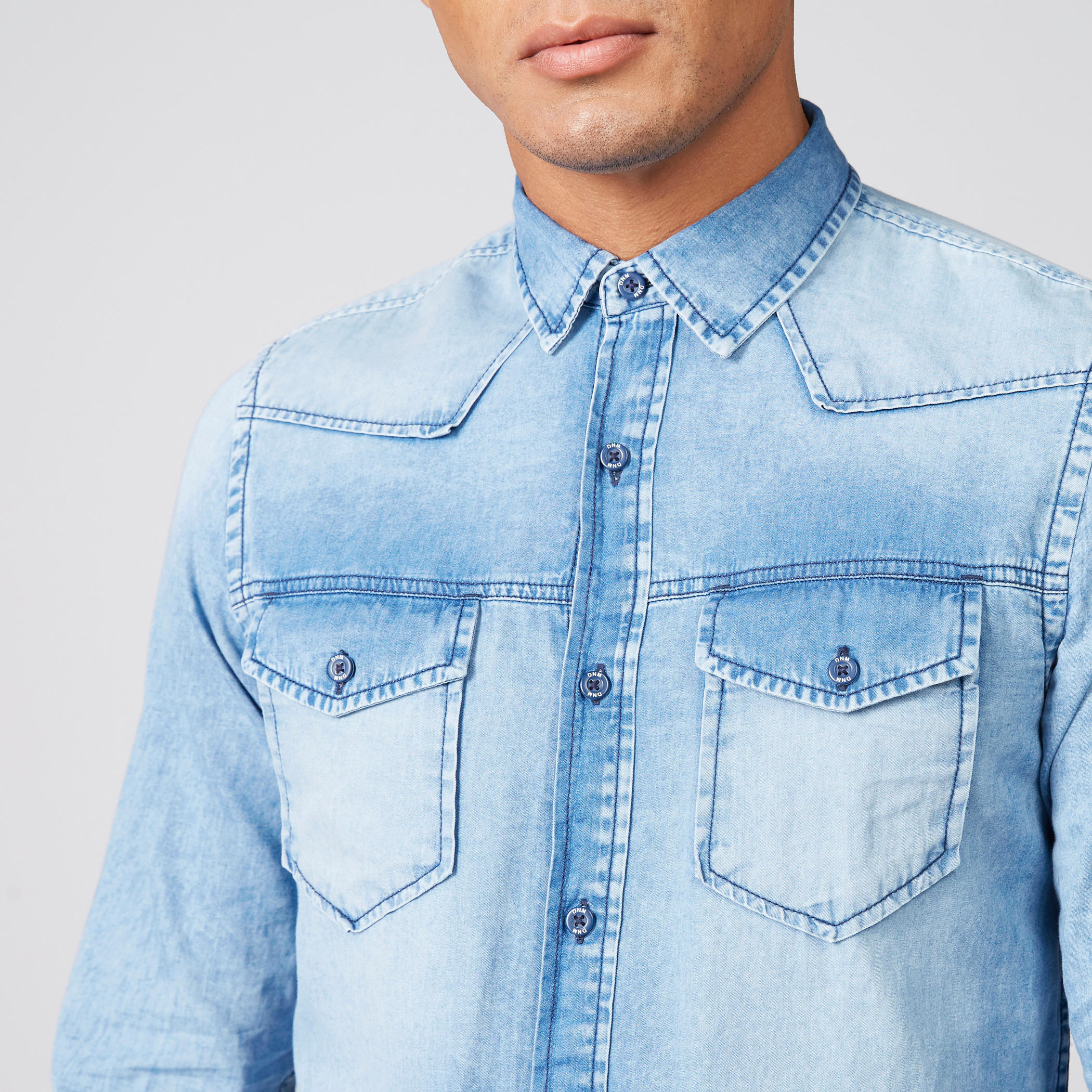 قميص دينم بأكمام طويلة وأزرار-men-clothing-shirts-image-4