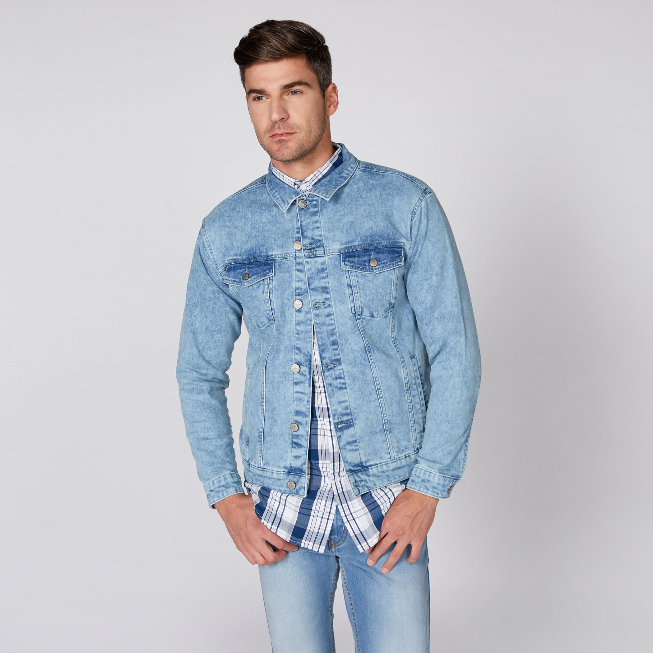 Denim Trucker Jacket with Long Sleeves and Complete Placket-men-clothing-jacketsandblazers-jackets-image-3