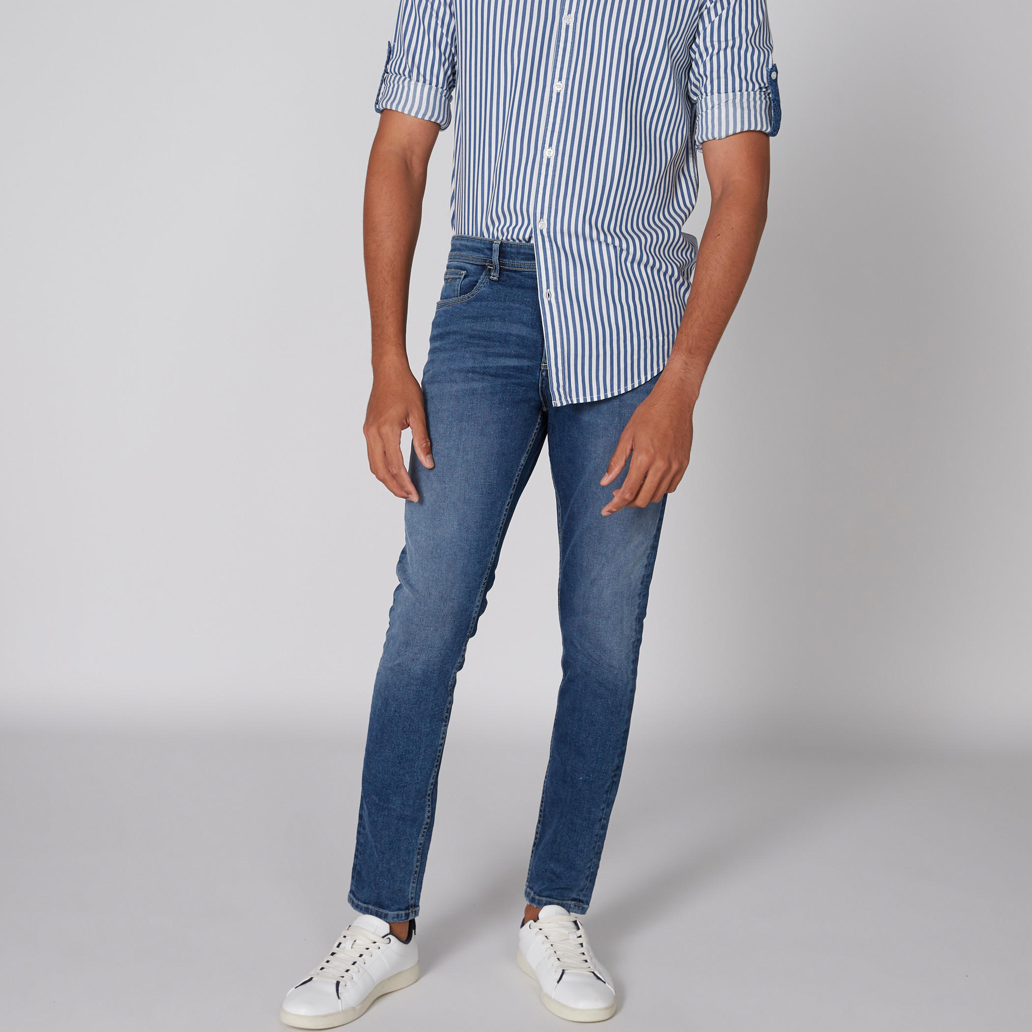بنطال جينز طويل بجيوب-men-clothing-bottoms-jeans-image-1