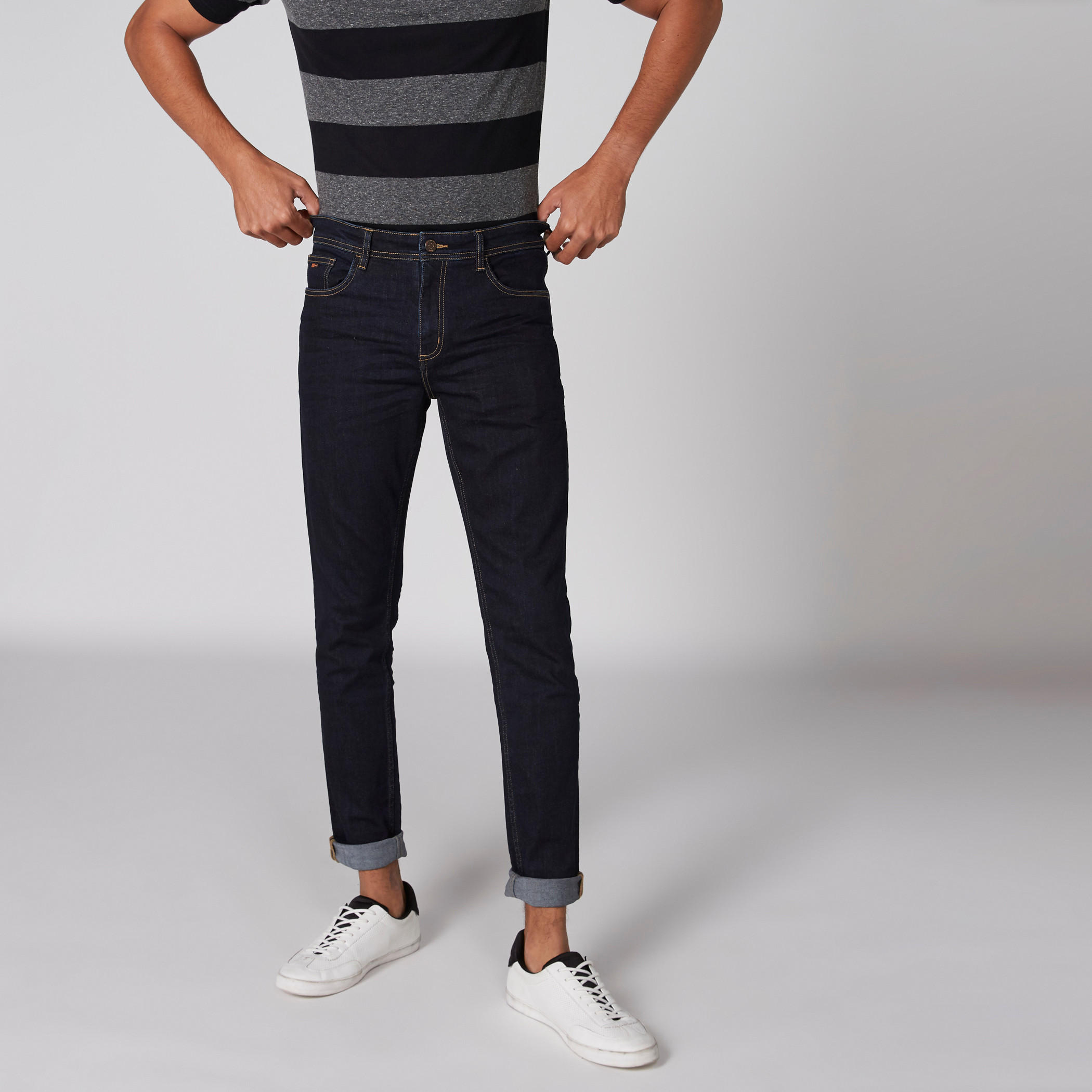 بنطال جينز طويل بزر إغلاق وجيوب-men-clothing-bottoms-jeans-image-1