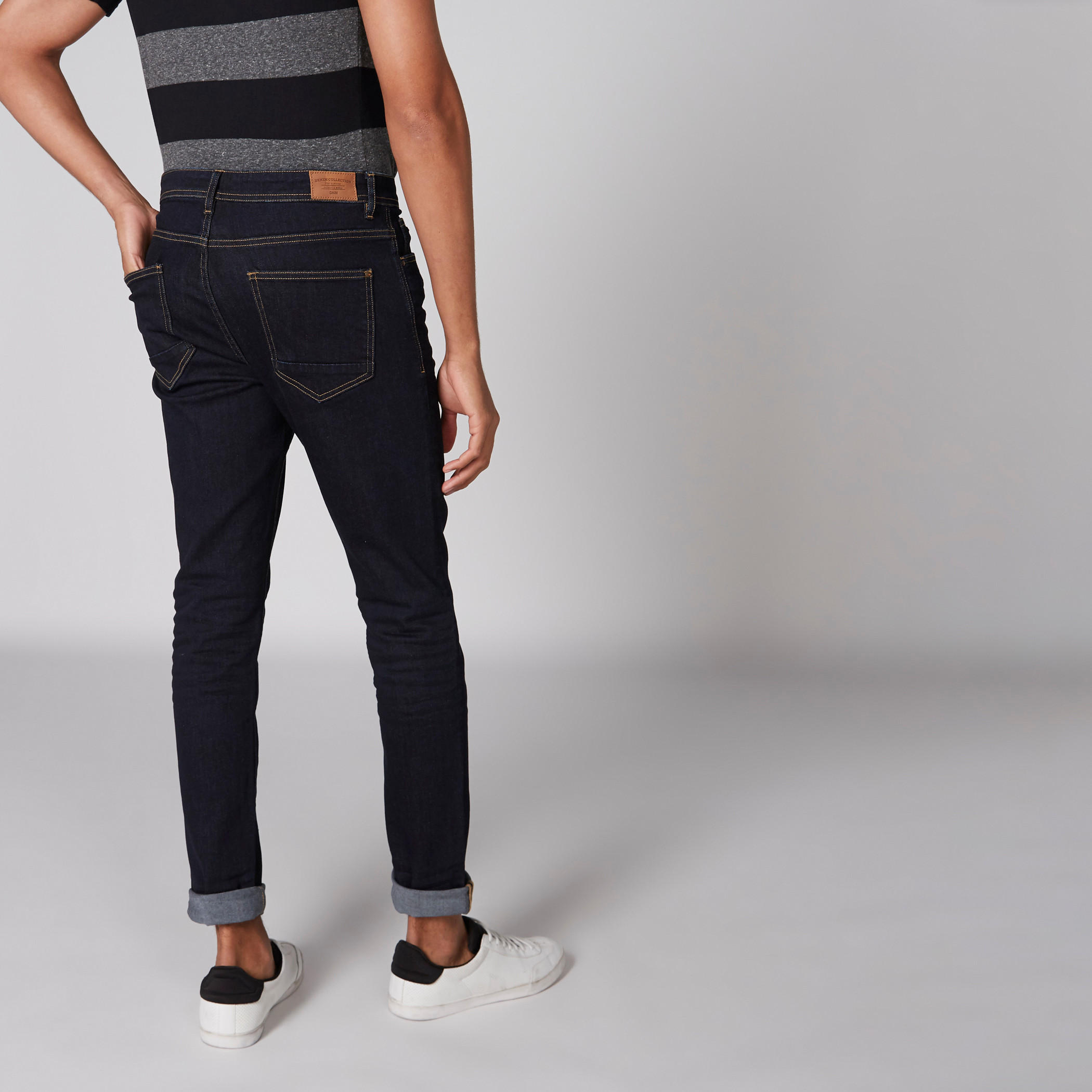 بنطال جينز طويل بزر إغلاق وجيوب-men-clothing-bottoms-jeans-image-2