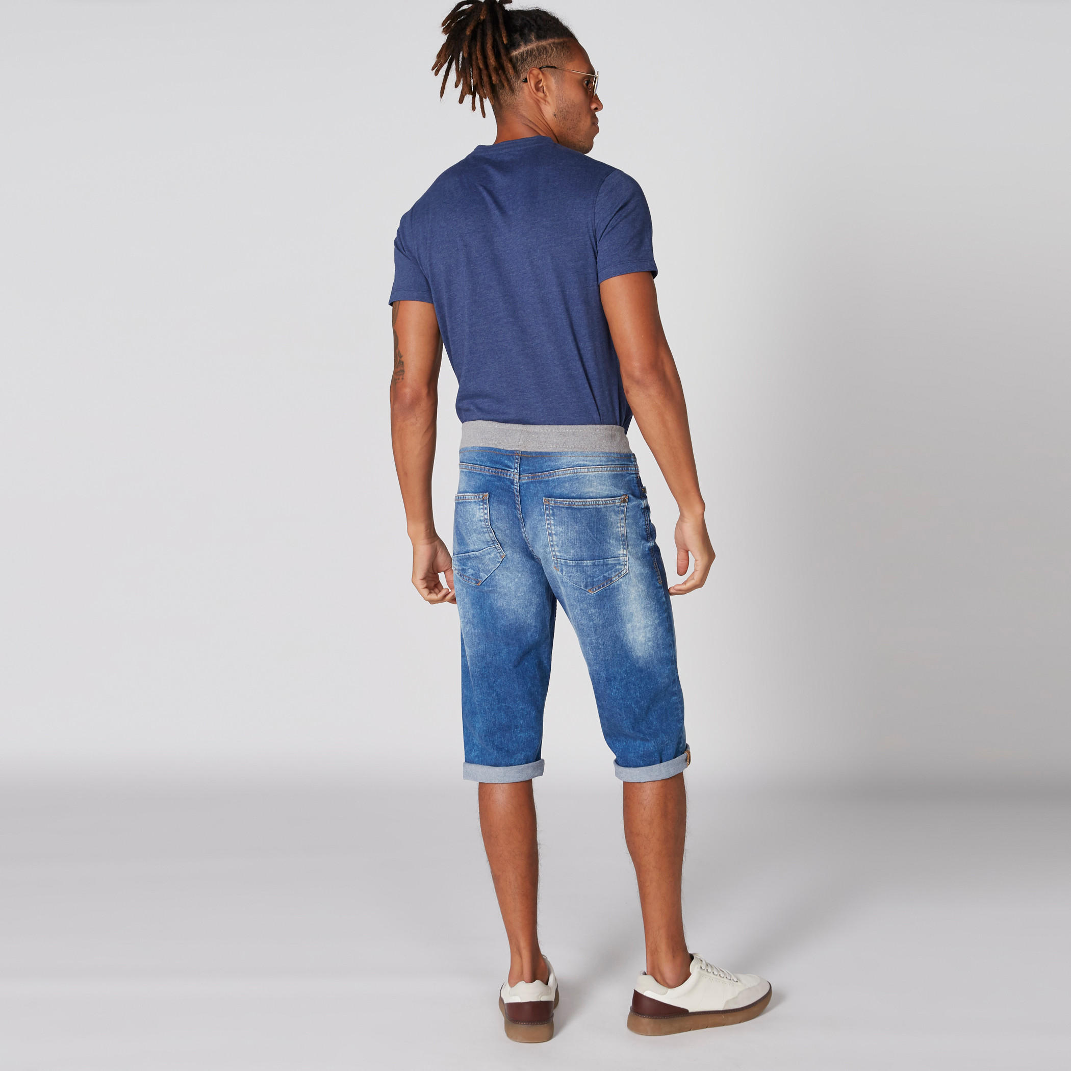 شورت من الدينم بخصر مطّاطي وجيوب ورباط-men-clothing-bottoms-shorts-image-1
