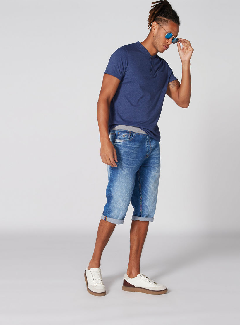 شورت من الدينم بخصر مطّاطي وجيوب ورباط-men-clothing-bottoms-shorts-image-3