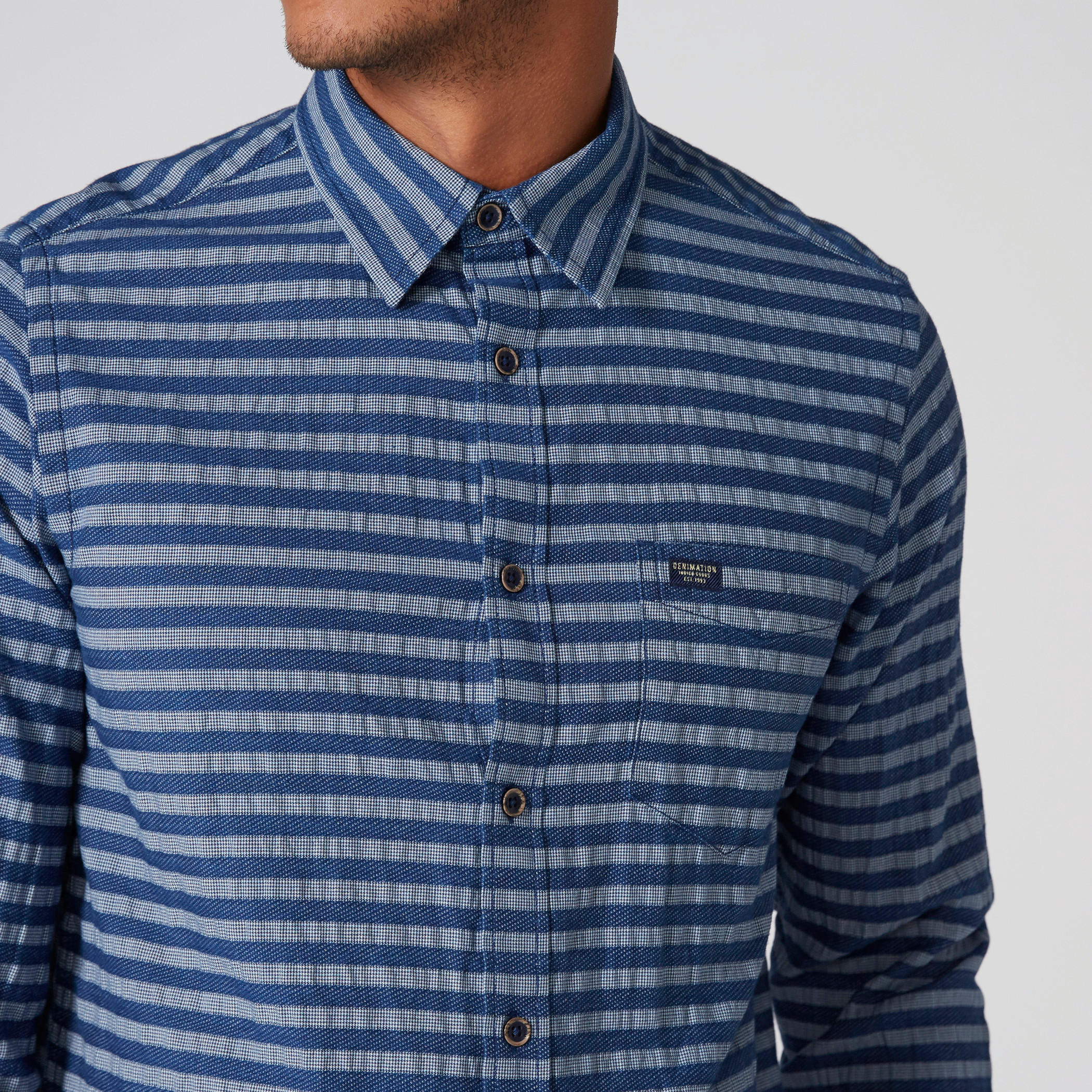 قميص مقلّم بأكمام طويلة وأزرار-men-clothing-shirts-image-4