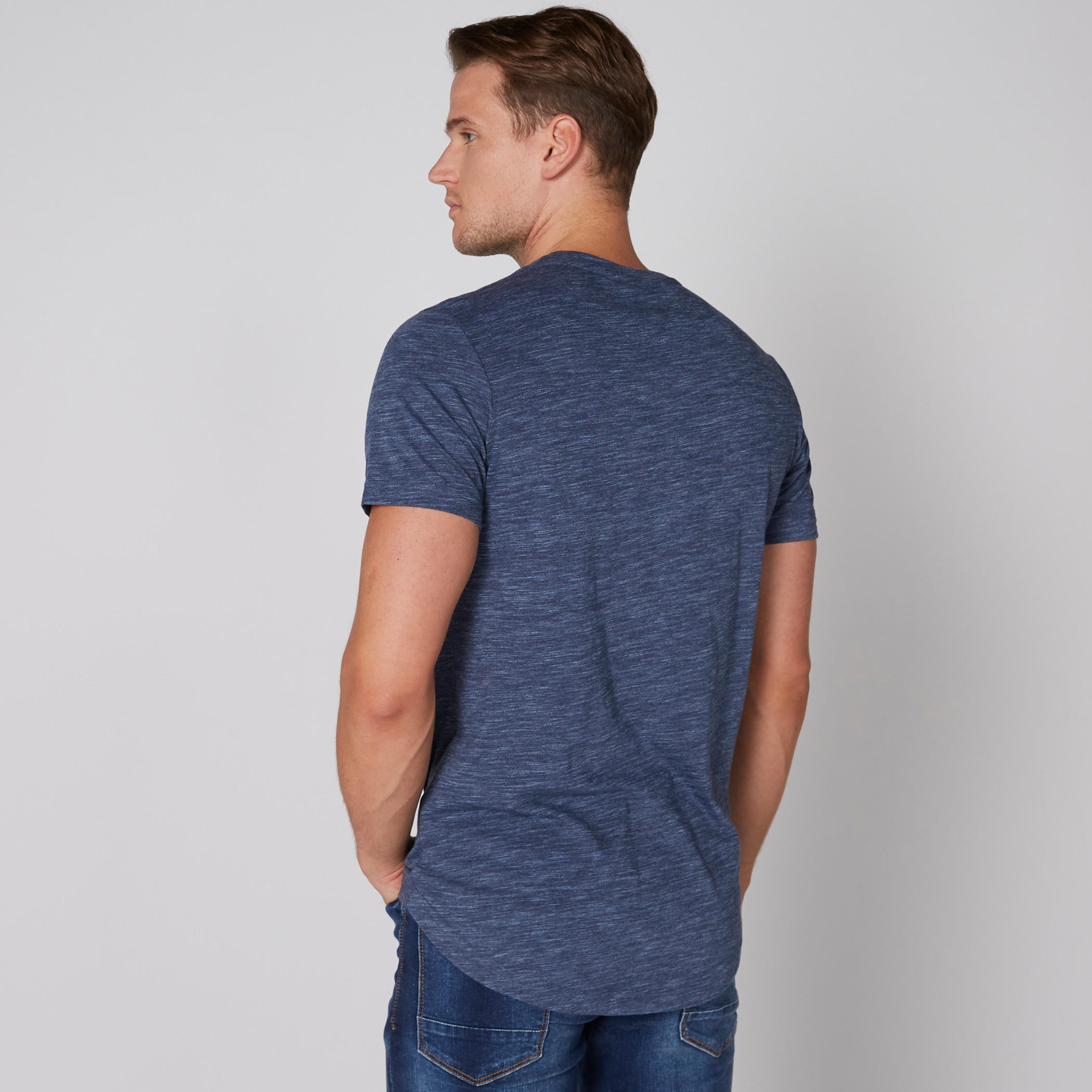 تيشيرت بياقة مستديرة وأكمام قصيرة وطبعات-men-clothing-tshirtsandpolos-tshirts-image-3