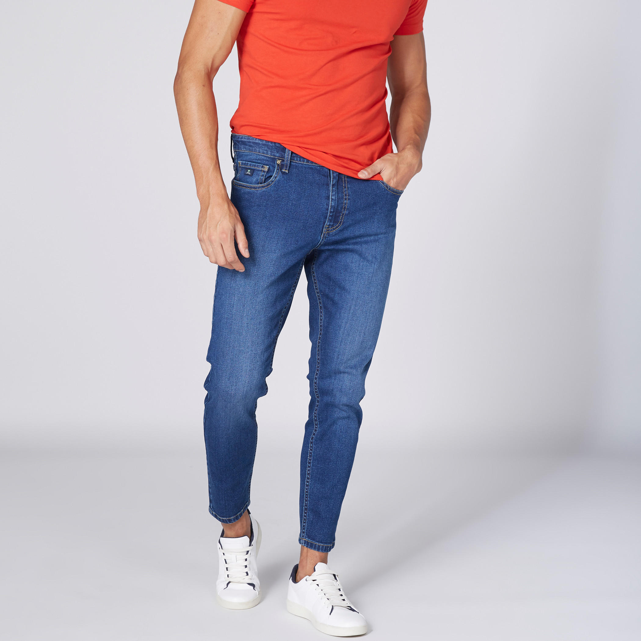 بنطال جينز طويل بتفاصيل جيب-men-clothing-bottoms-jeans-image-2