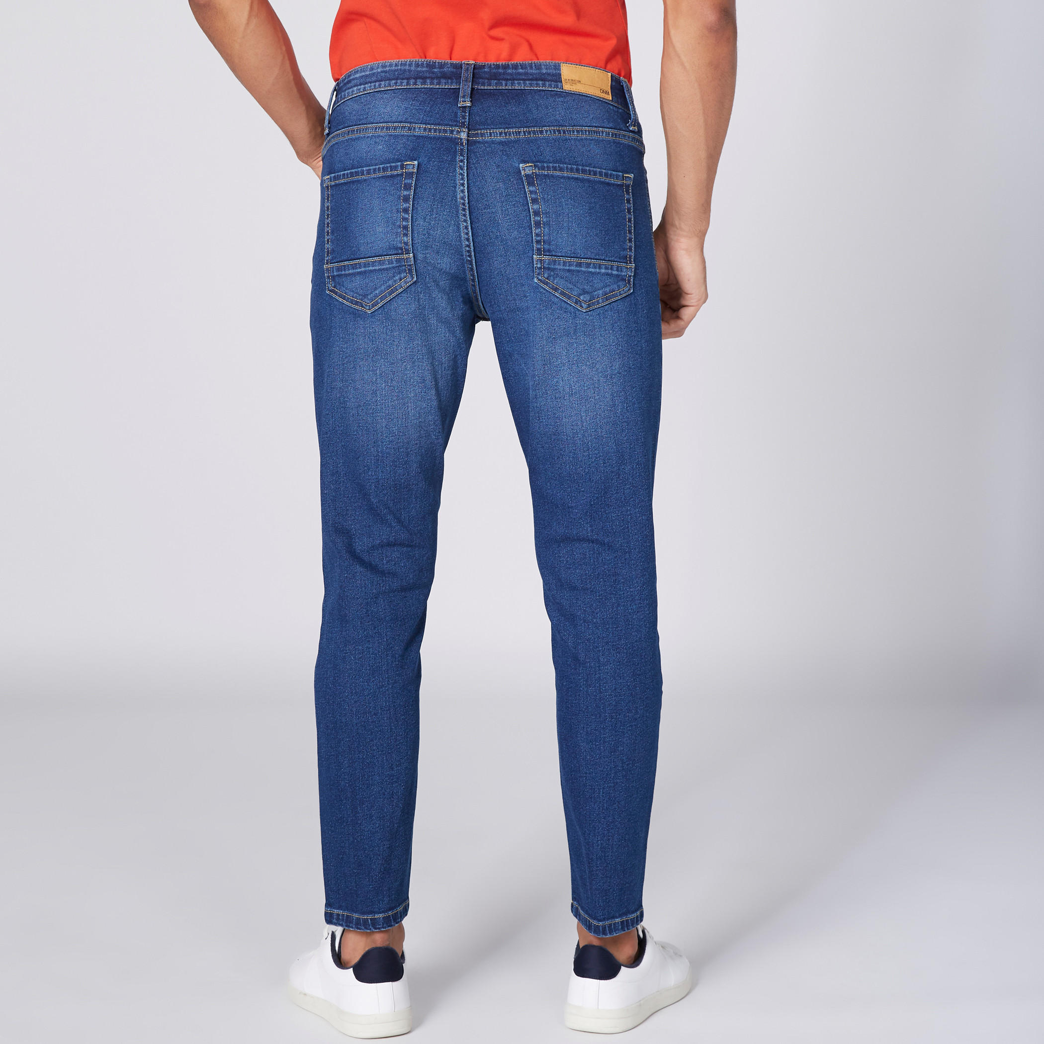 بنطال جينز طويل بتفاصيل جيب-men-clothing-bottoms-jeans-image-5