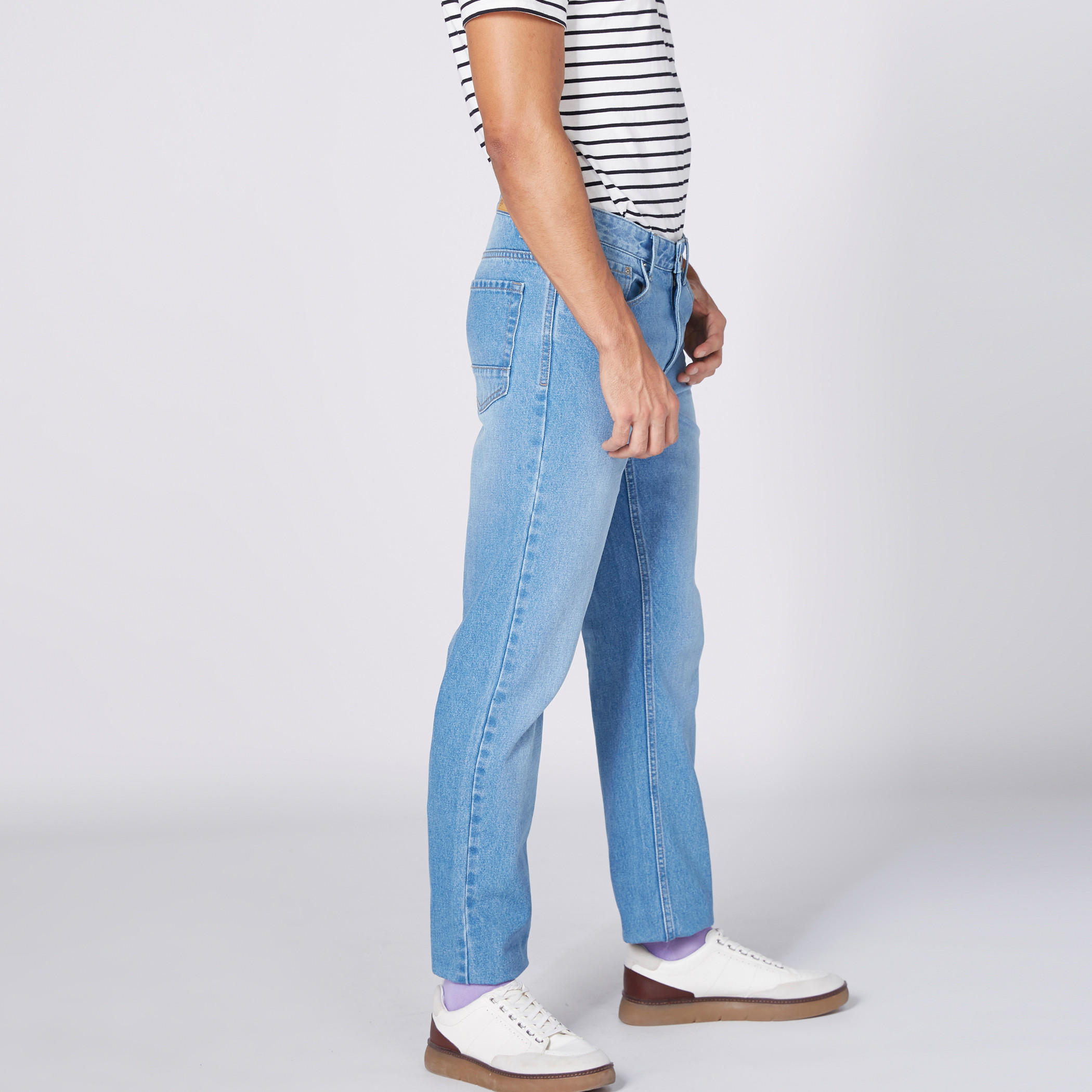 بنطال جينز بقصّة مستقيمة وخصر منخفض-men-clothing-bottoms-jeans-image-3