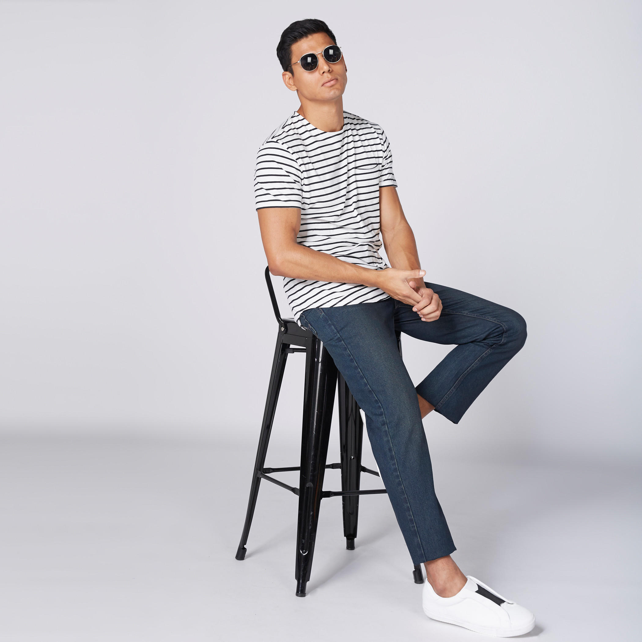 بنطال جينز بقصّة مستقيمة وخصر منخفض-men-clothing-bottoms-jeans-image-2
