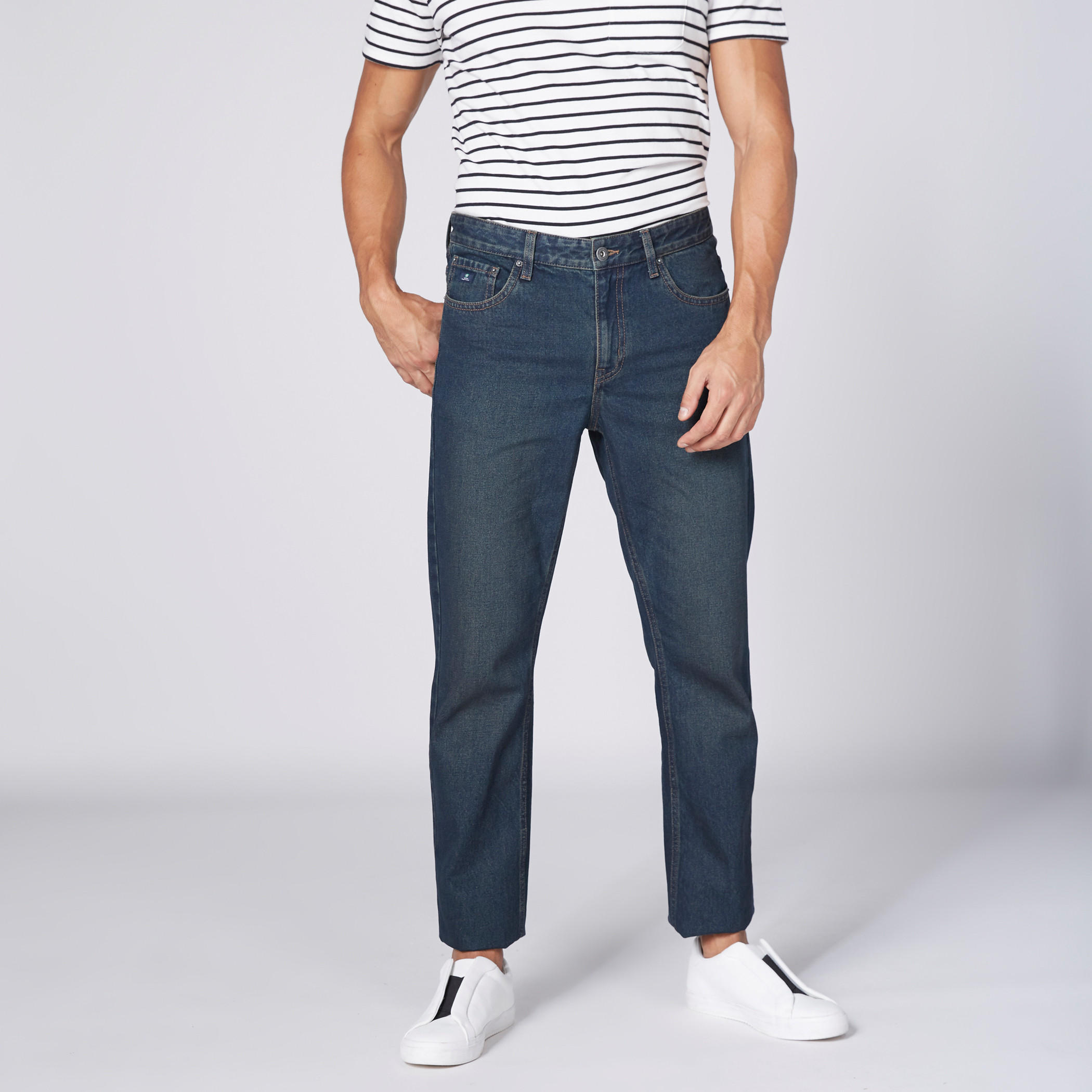 بنطال جينز بقصّة مستقيمة وخصر منخفض-men-clothing-bottoms-jeans-image-3