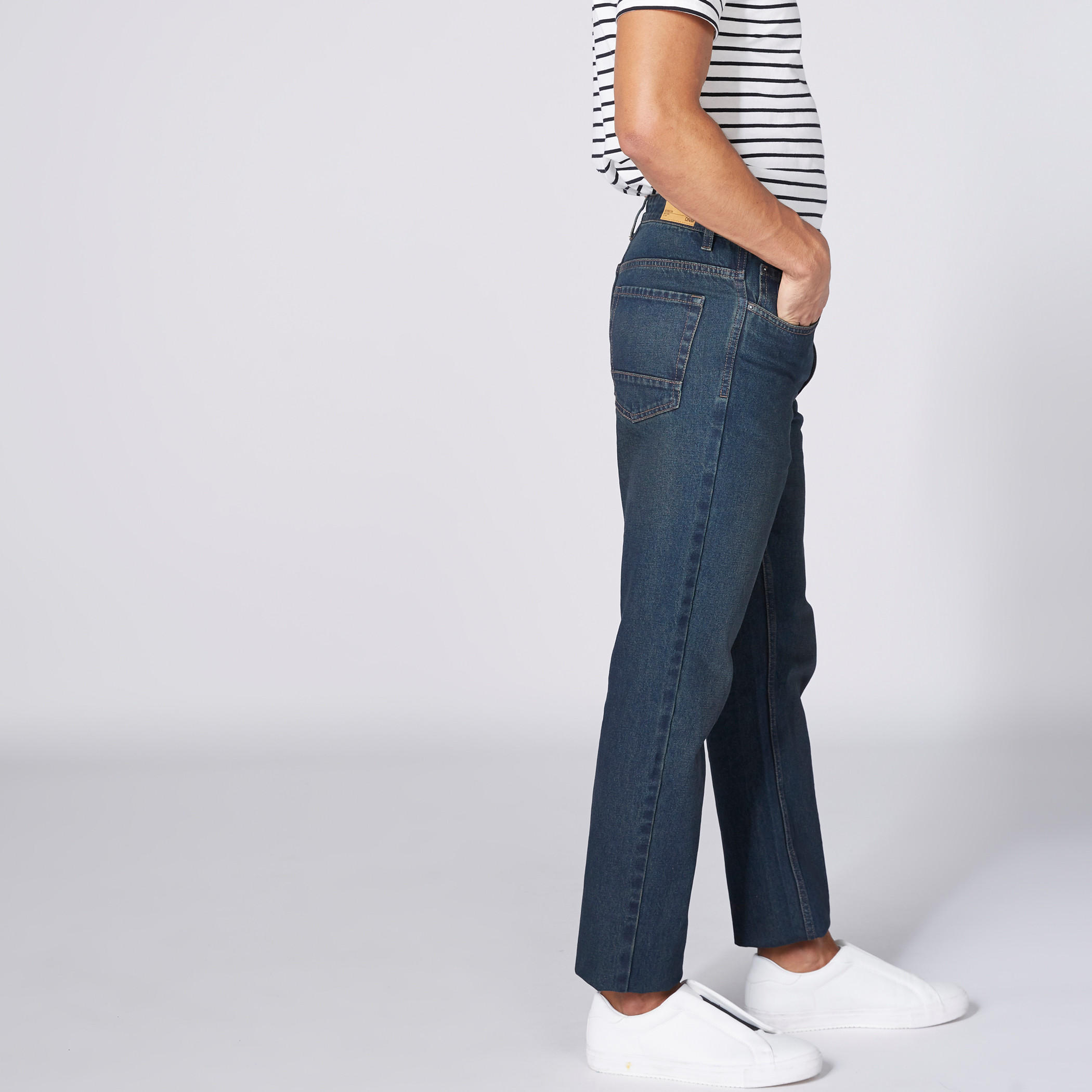 بنطال جينز بقصّة مستقيمة وخصر منخفض-men-clothing-bottoms-jeans-image-4
