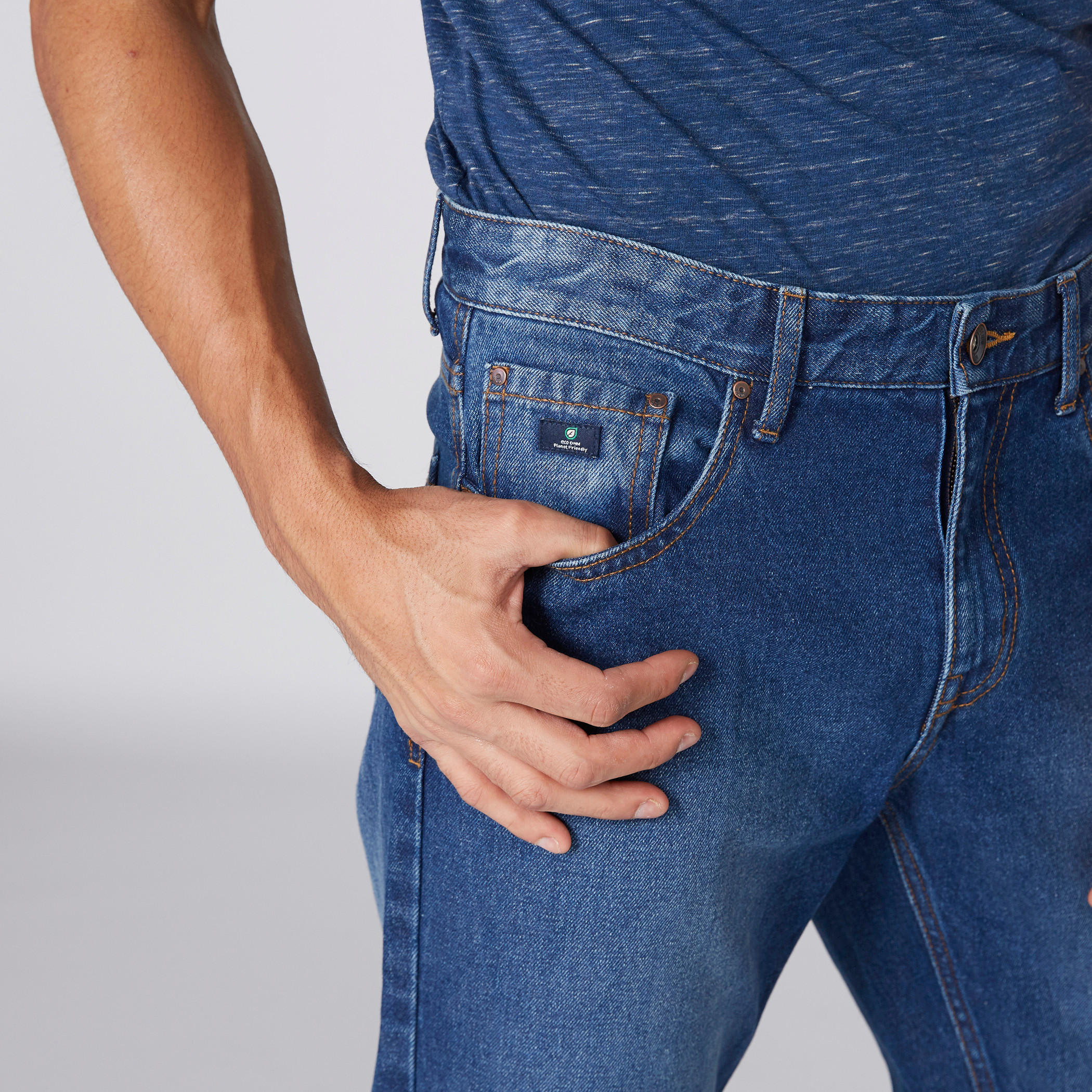 بنطال جينز طويل بزر إغلاق وجيوب-men-clothing-bottoms-jeans-image-1
