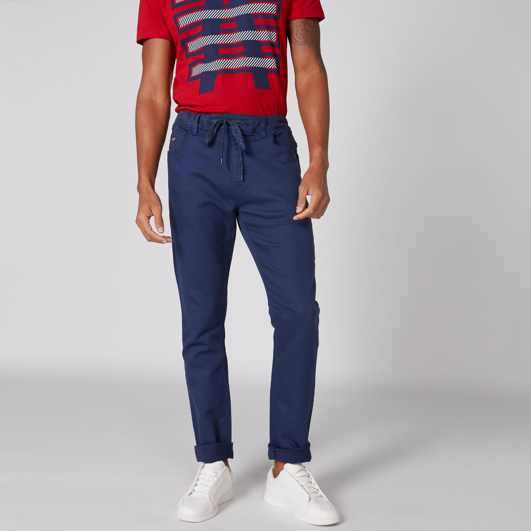 بنطال طويل من الدينم بخصر مطّاطي وجيوب-men-clothing-bottoms-jeans-image-1
