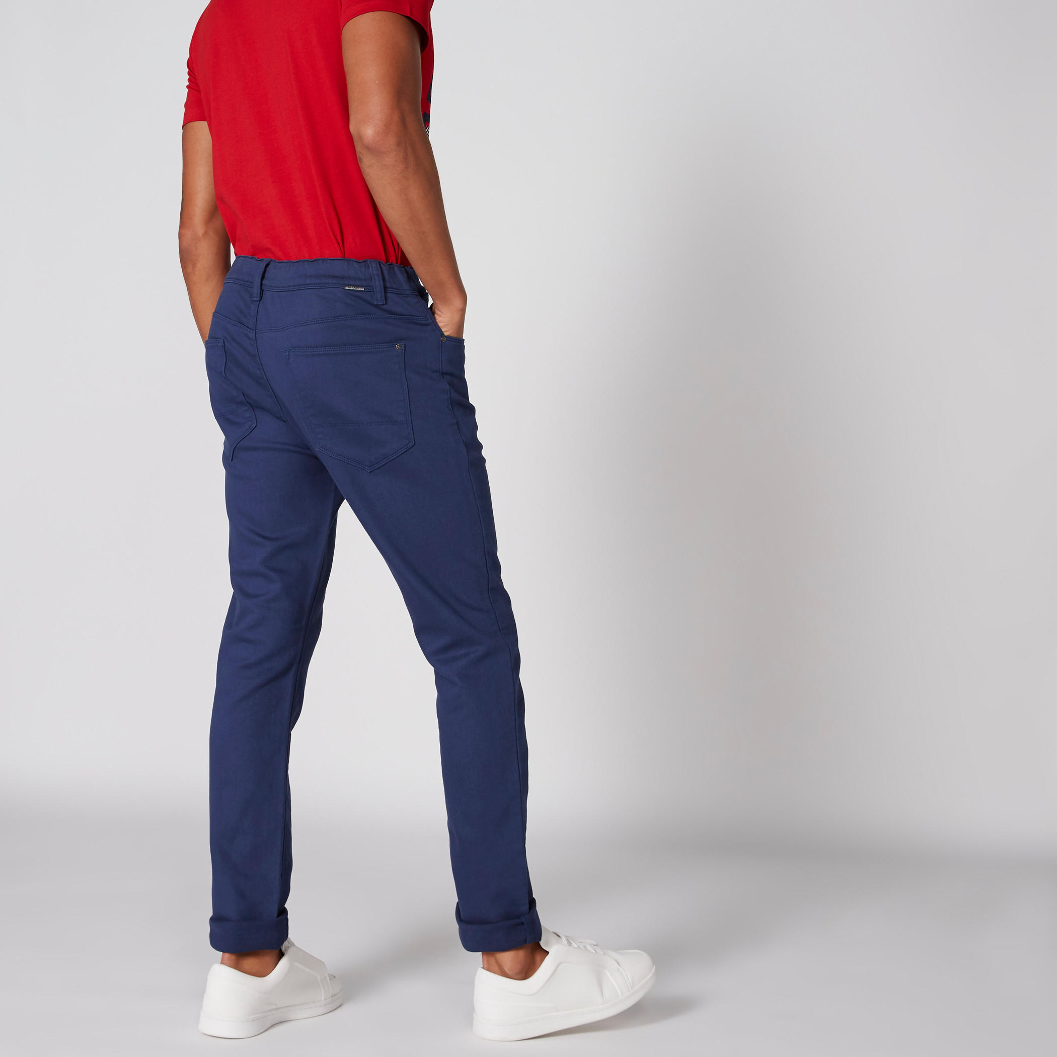 بنطال طويل من الدينم بخصر مطّاطي وجيوب-men-clothing-bottoms-jeans-image-2