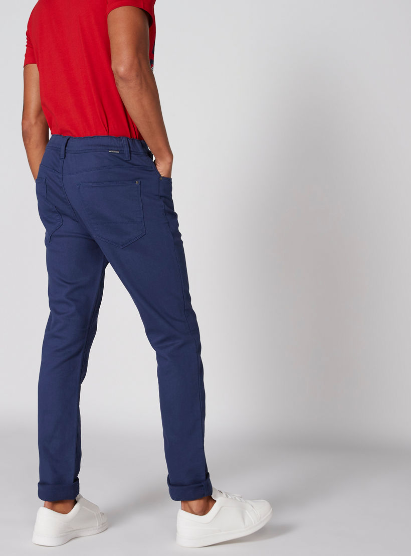 بنطال طويل من الدينم بخصر مطّاطي وجيوب-men-clothing-bottoms-jeans-image-2