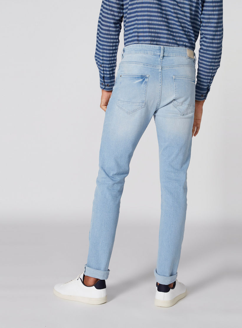 بنطال جينز طويل بقصّة ضيّقة وزر إغلاق وجيوب-men-clothing-bottoms-jeans-image-2