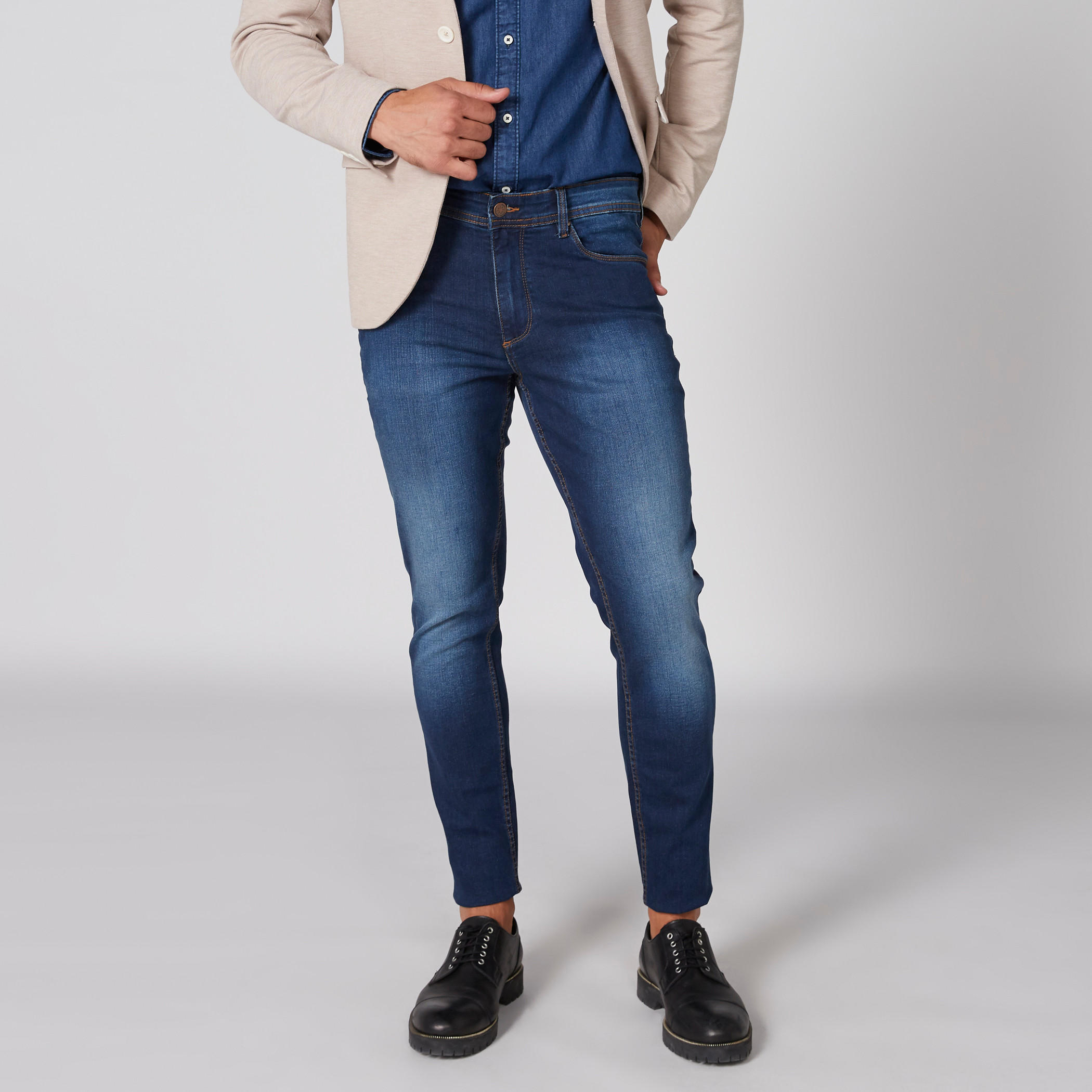 بنطال جينز طويل بزر إغلاق وجيوب-men-clothing-bottoms-jeans-image-1