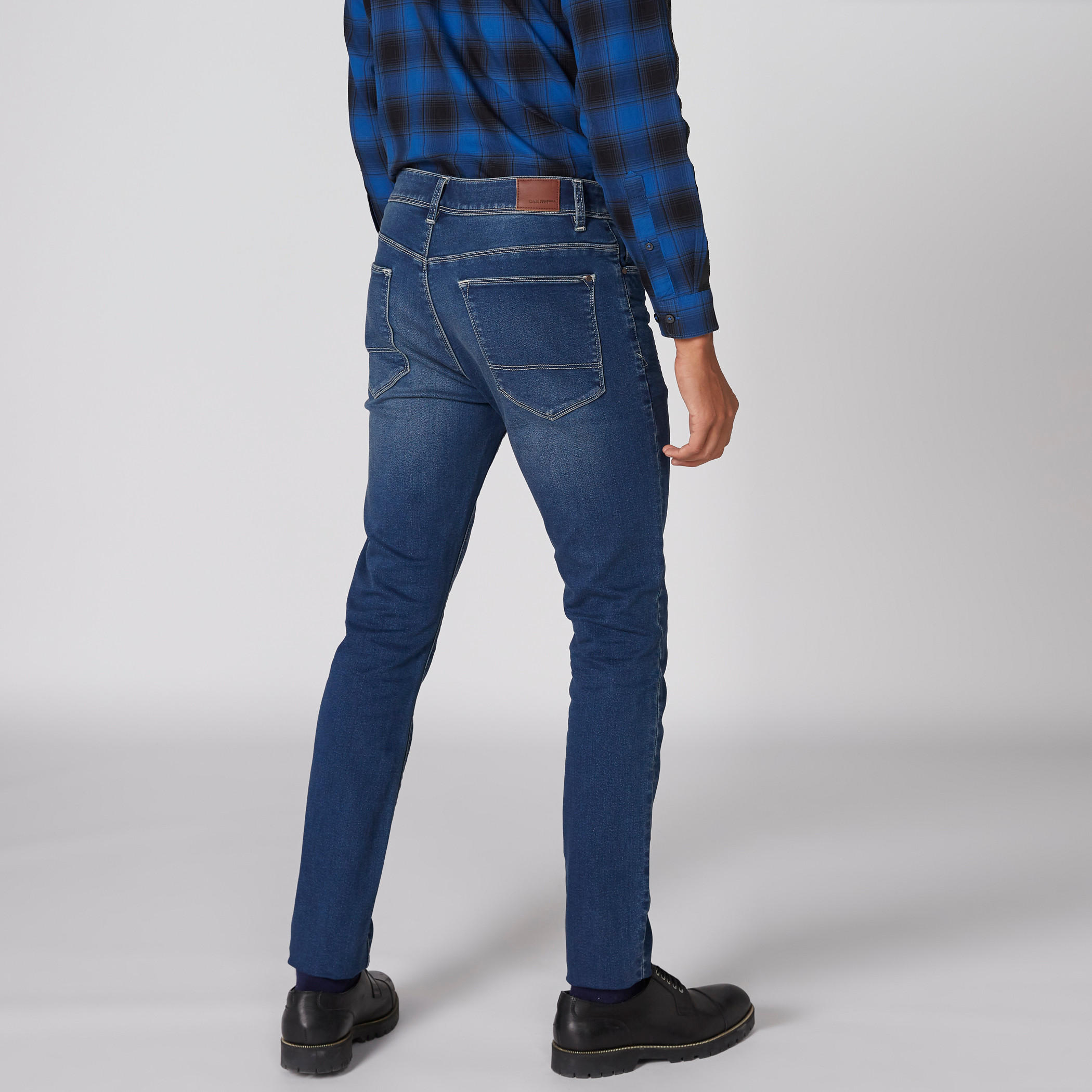 بنطال جينز طويل بزر إغلاق وجيوب-men-clothing-bottoms-jeans-image-2