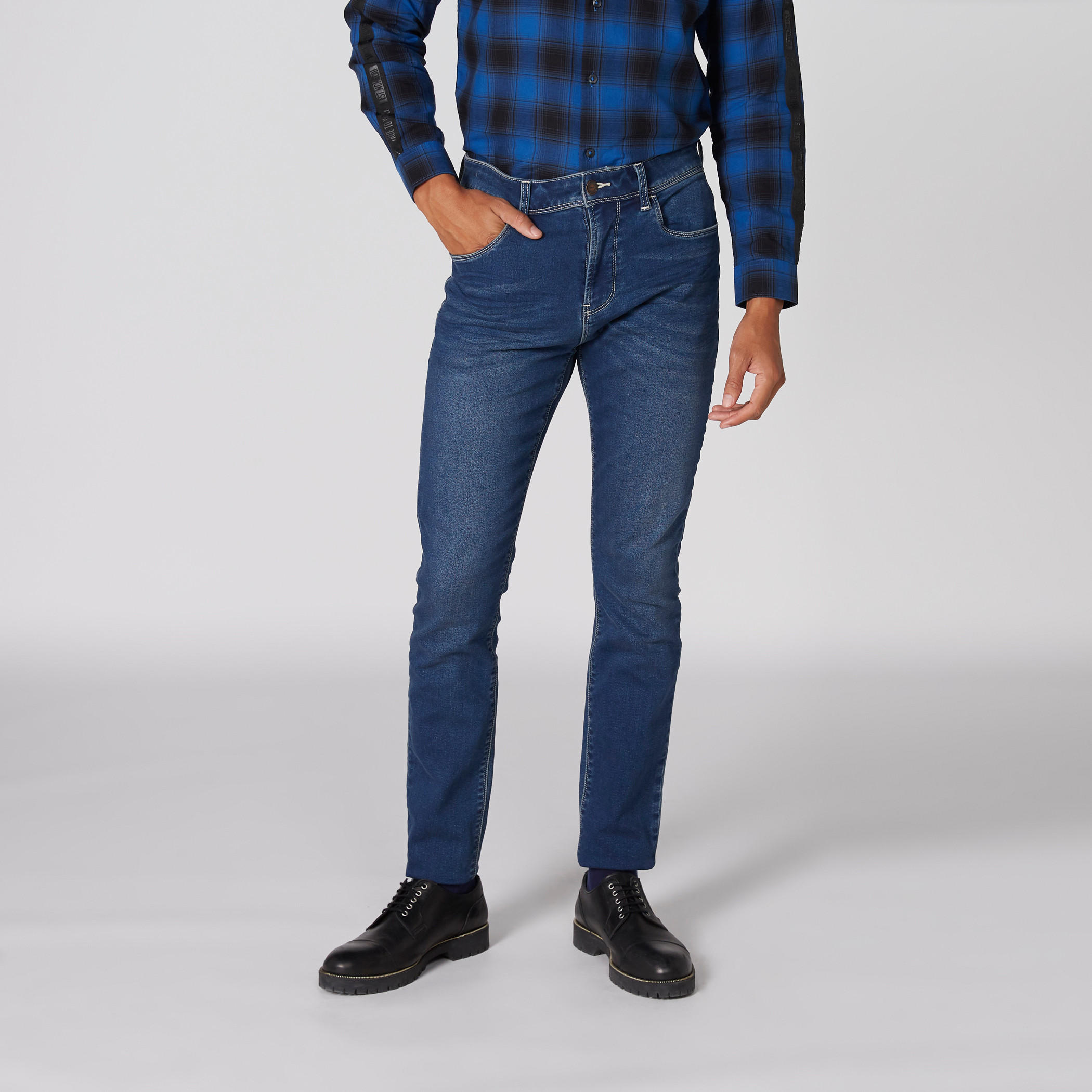 بنطال جينز طويل بزر إغلاق وجيوب-men-clothing-bottoms-jeans-image-3
