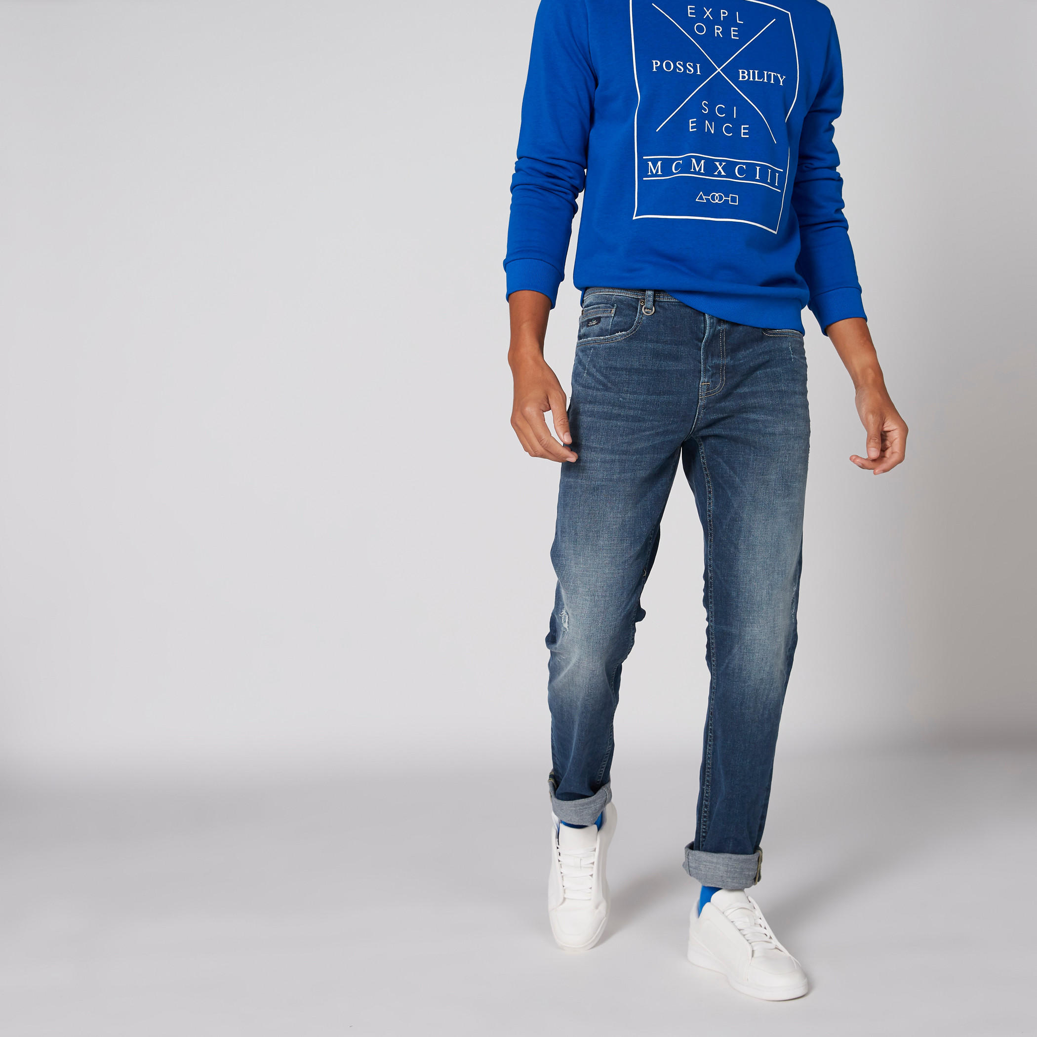 بِنطال جينز طويل بزر إغلاق وجيوب-men-clothing-bottoms-jeans-image-1