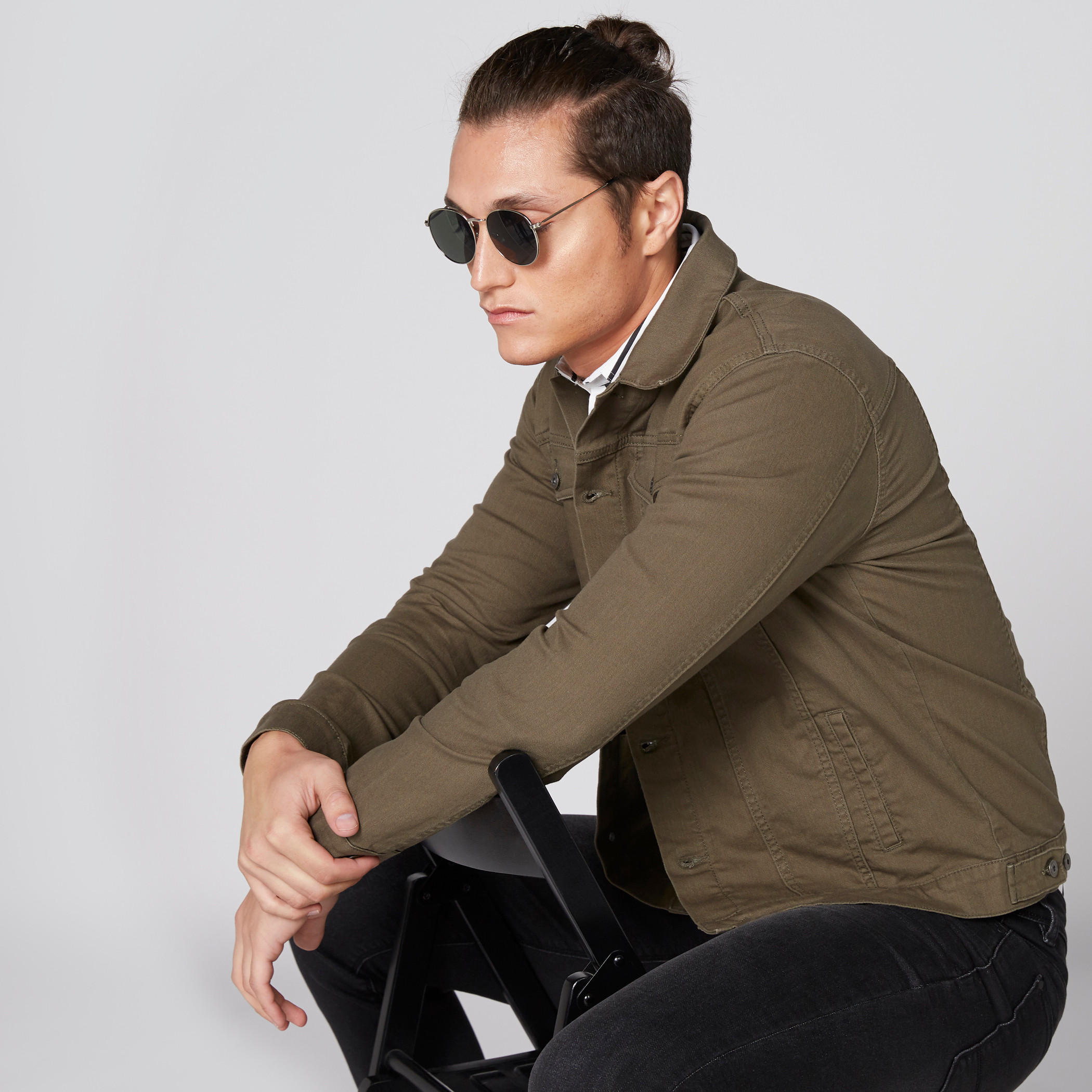 جاكيت من الدينم بأكمام طويلة وأزرار للإغلاق-men-clothing-jacketsandblazers-jackets-image-4
