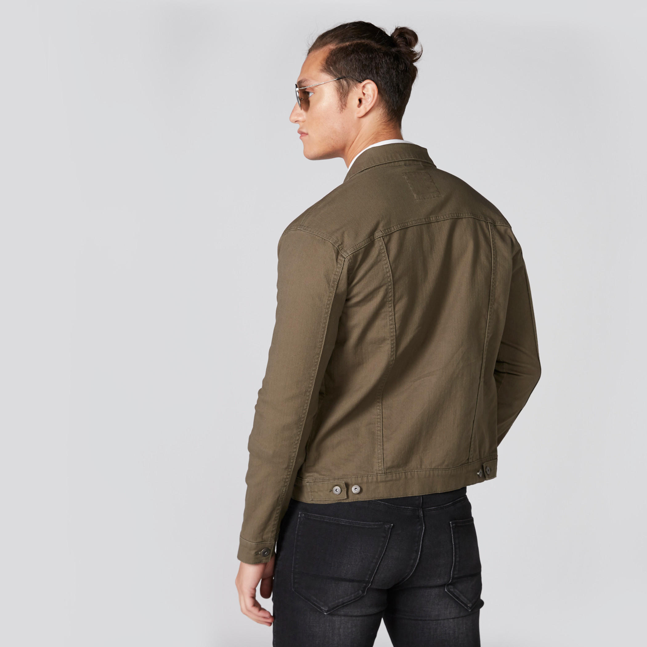 جاكيت من الدينم بأكمام طويلة وأزرار للإغلاق-men-clothing-jacketsandblazers-jackets-image-3