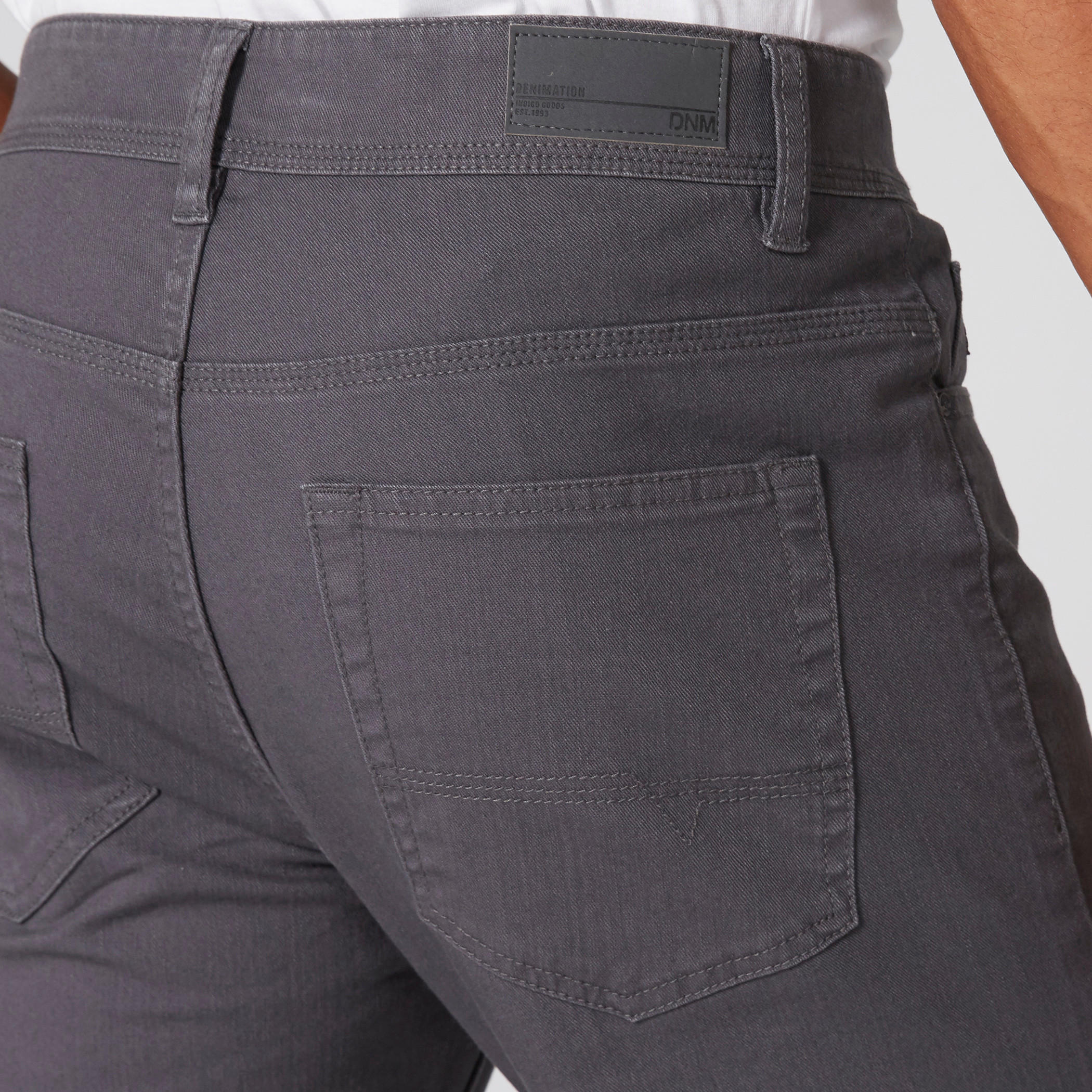 بنطال جينز طويل بزر إغلاق وجيوب-men-clothing-bottoms-jeans-image-4