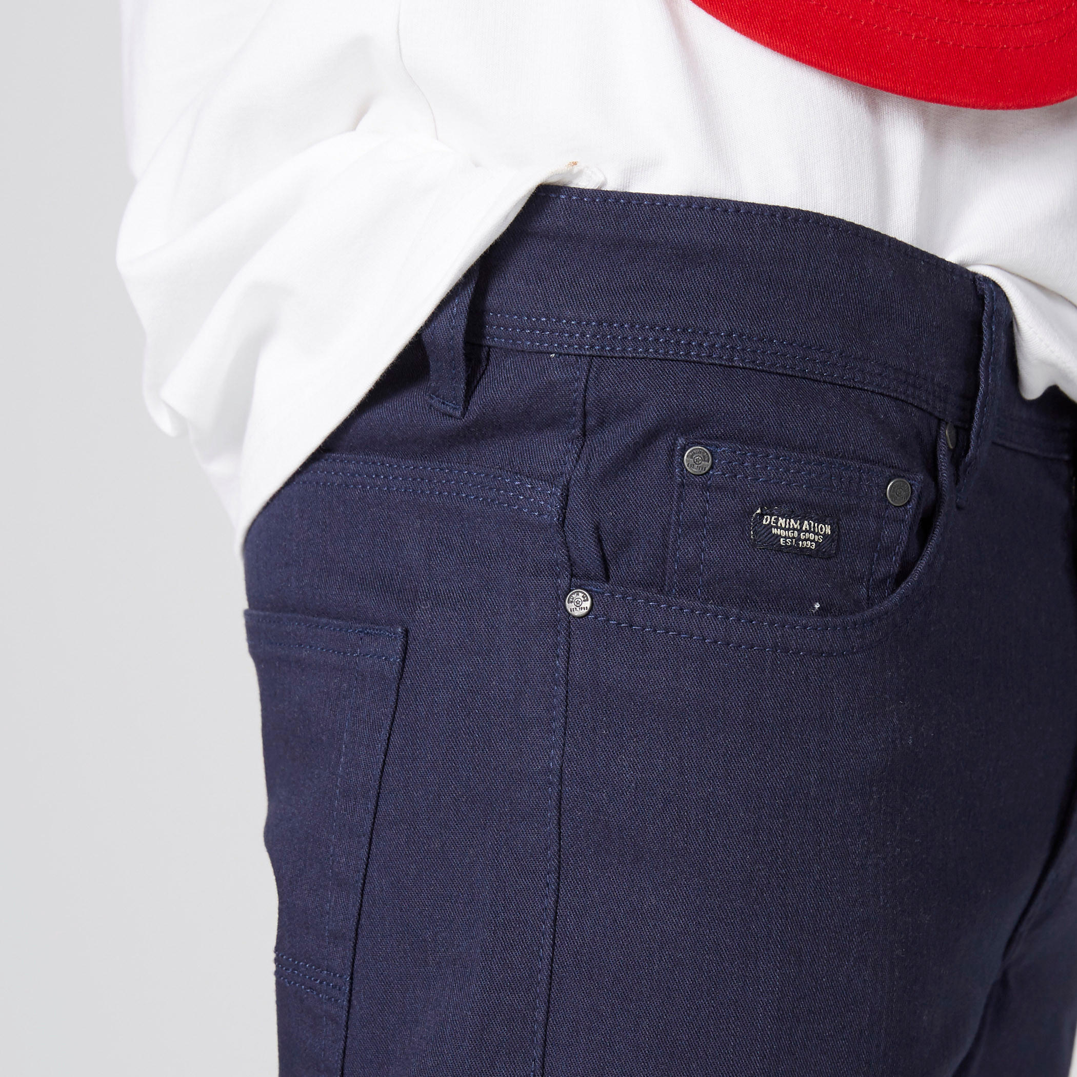 بنطال جينز طويل بقصة سكيني وجيوب-men-clothing-bottoms-jeans-image-4