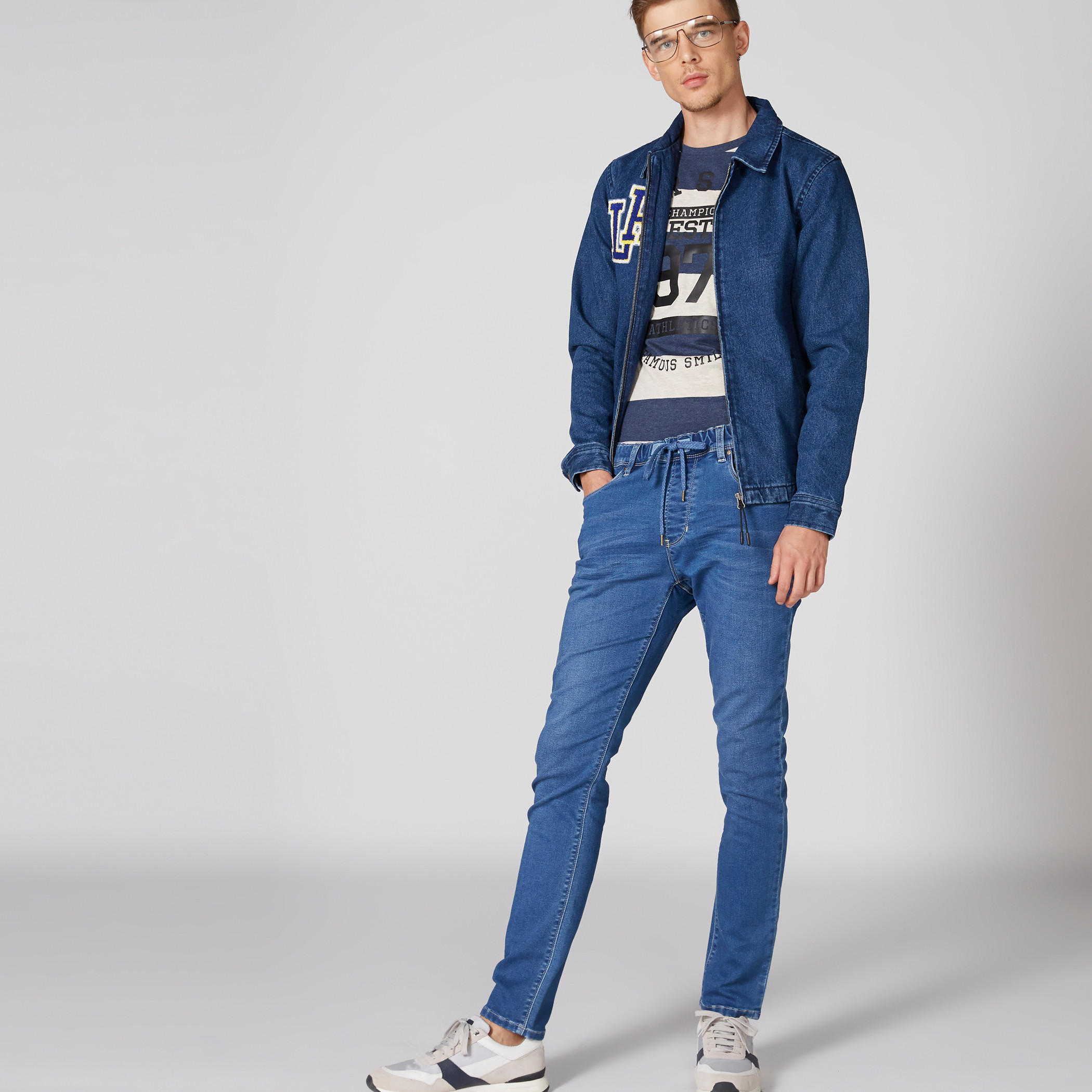بنطال دينم بخصر مطاطي ورباط وجيوب-men-clothing-bottoms-jeans-image-3
