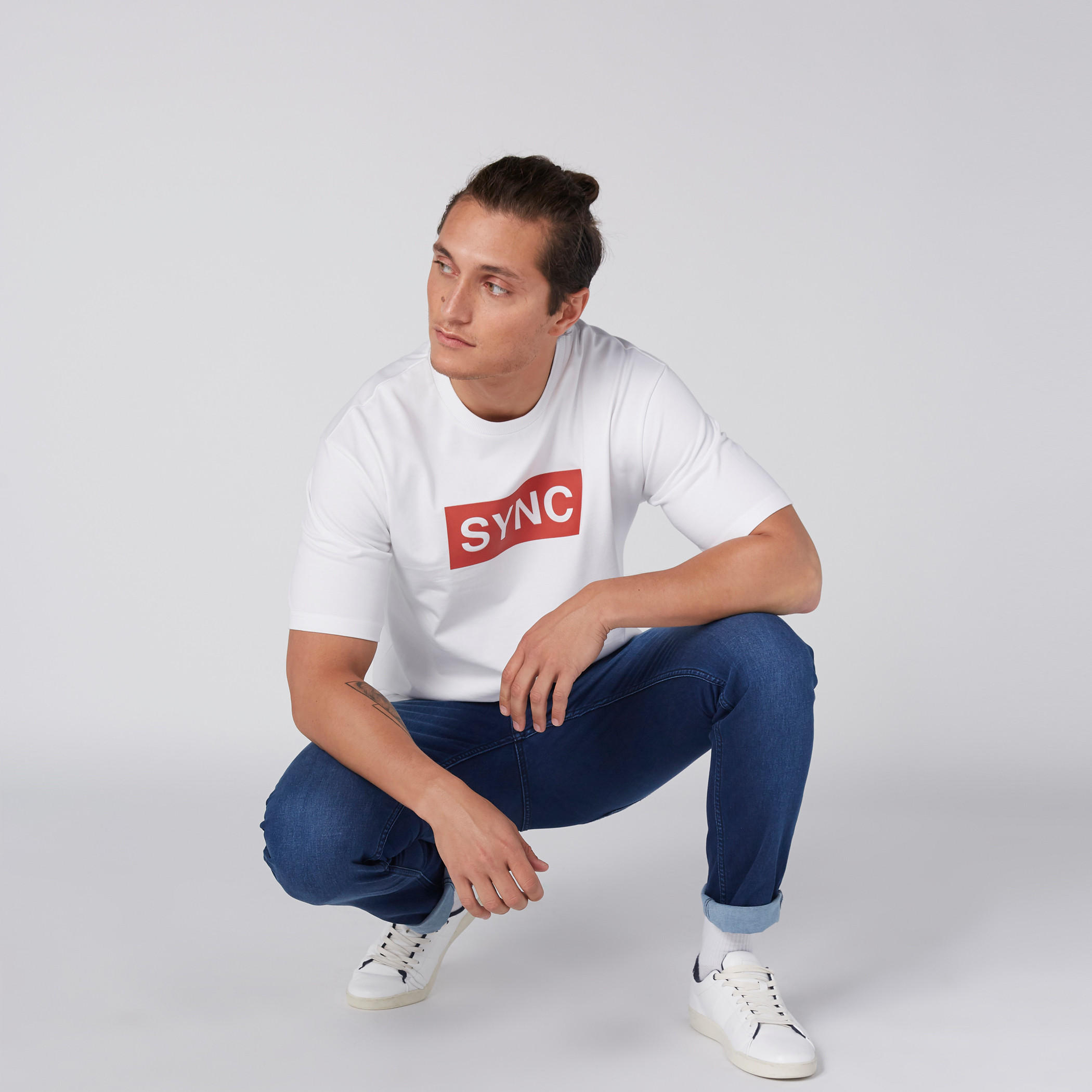 بنطال جينز طويل بجيب مزيّن-men-clothing-bottoms-jeans-image-1